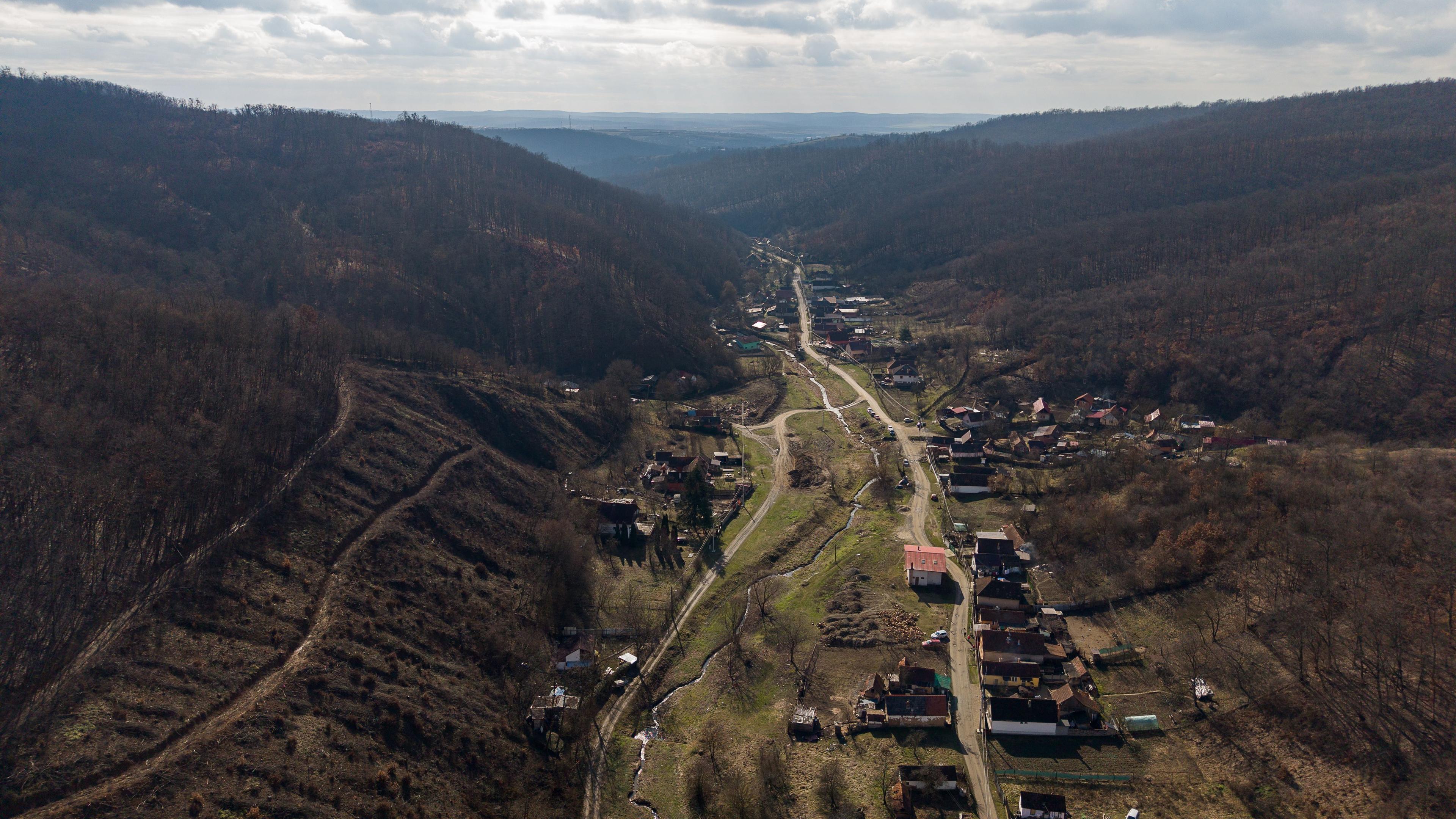 Teren intravilan de 302 mp în localitatea Șoimoș - 3