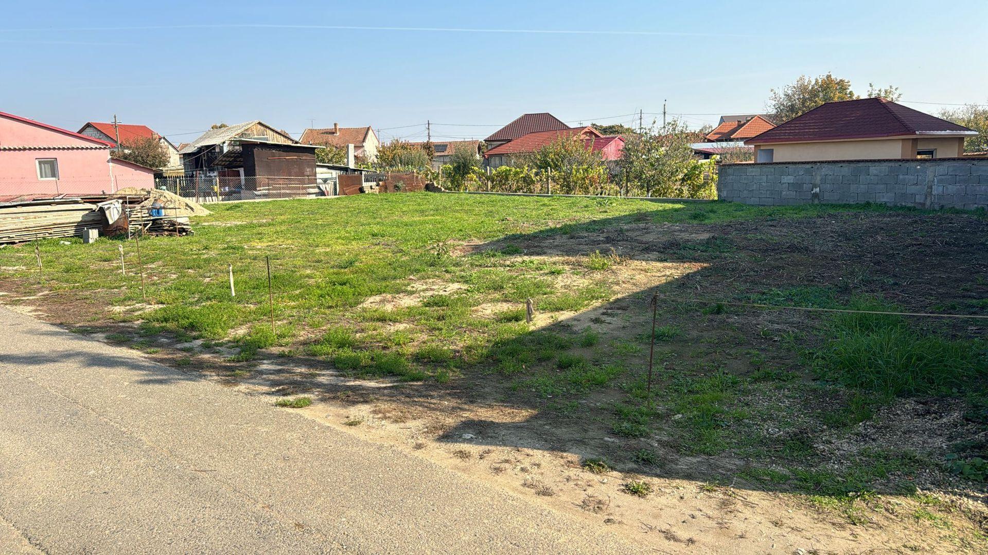 Teren intravilan com Bors, 563 mp, 32 ml front- Pret 36.000 euro neg - 5