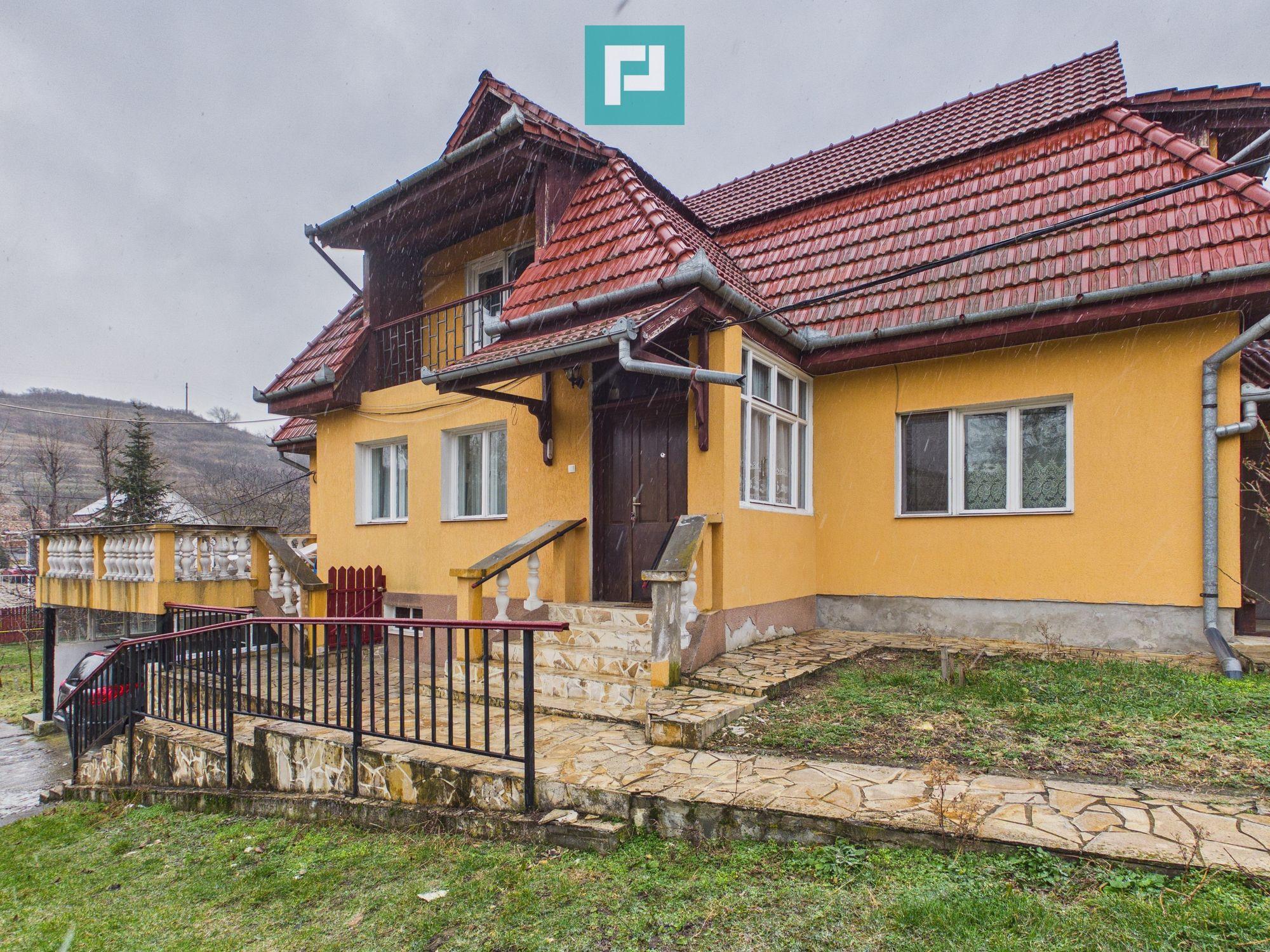 Vilă stil montan, 270 mp, teren 3000 mp - 26