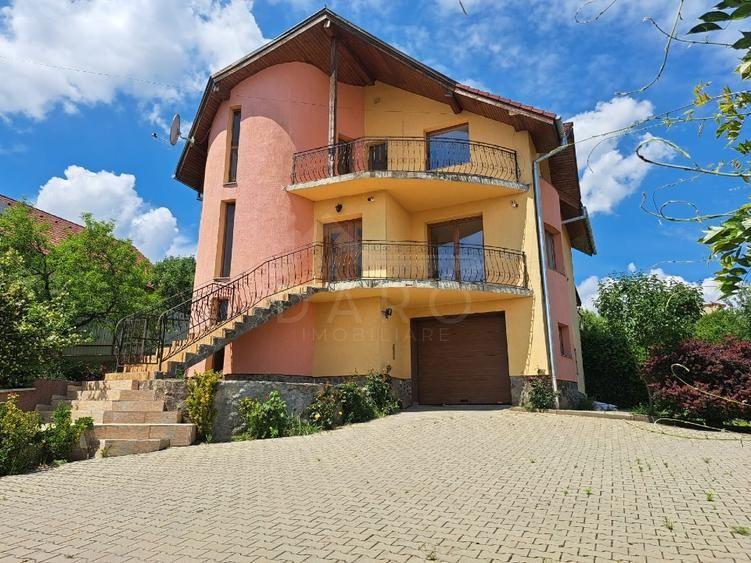 Casă de vânzare, teren 1040 mp - 2