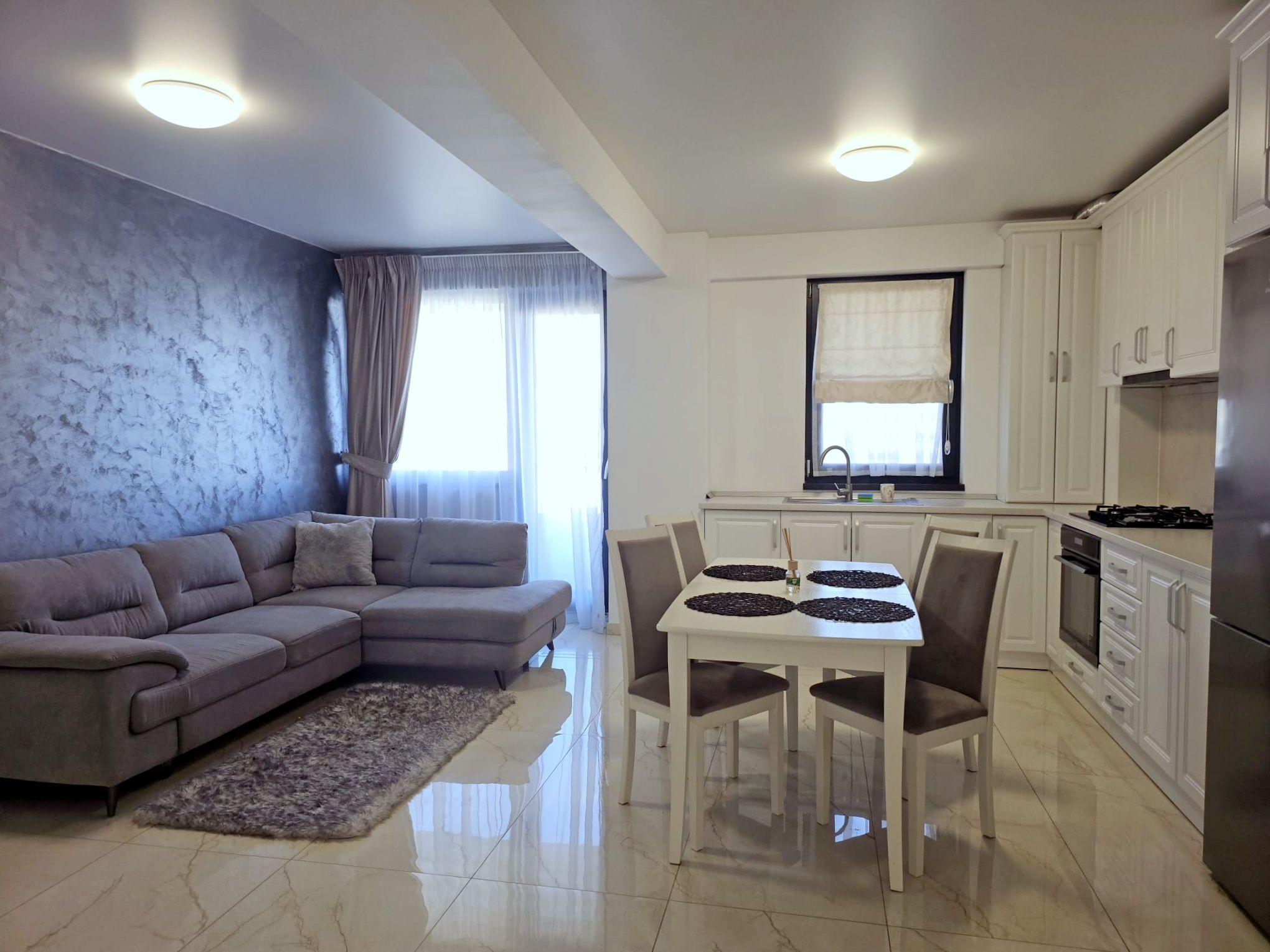 De vanzare - apartament cu 2 camere, Micro 17, bloc Roka - 139000 euro - 2
