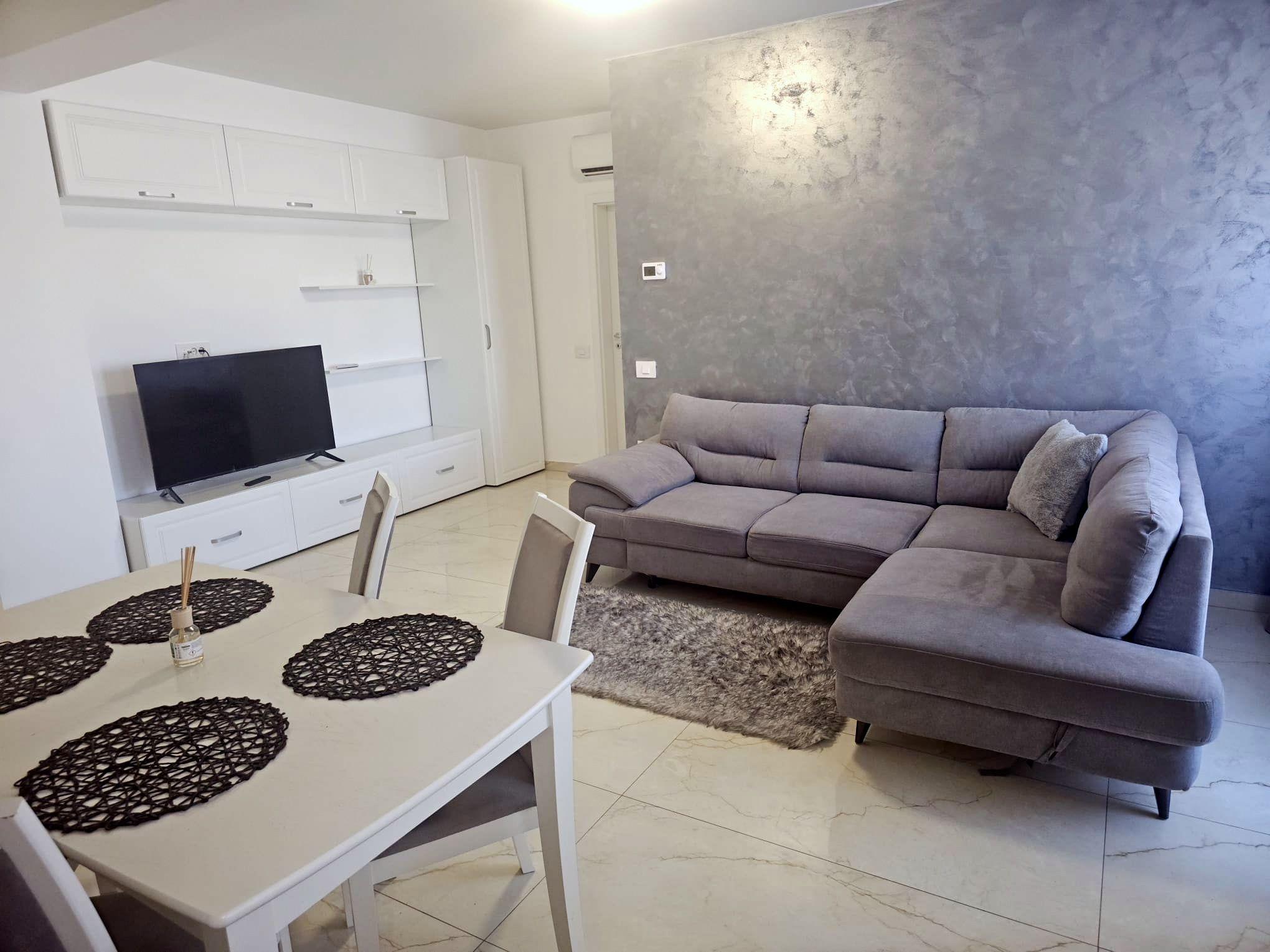 De vanzare - apartament cu 2 camere, Micro 17, bloc Roka - 139000 euro - 5