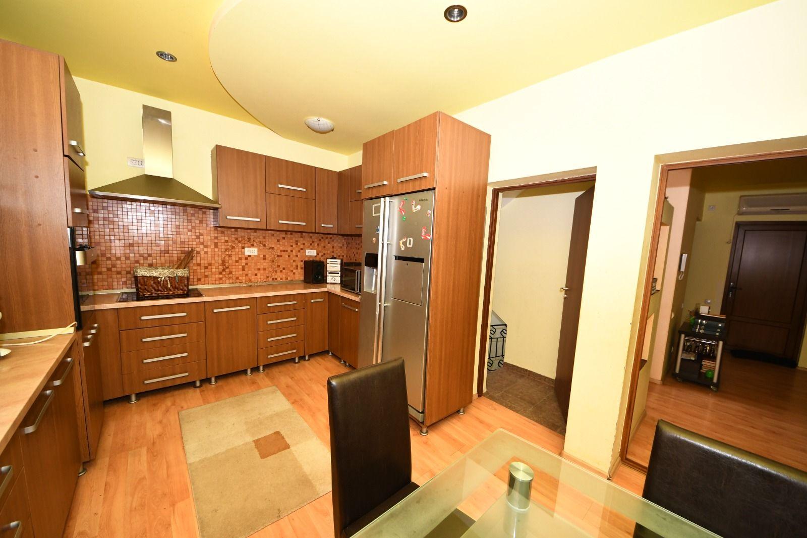 Vila spatioasa, pretabil pentru locuit/clinica, zona Micro 17 – Galati - 13