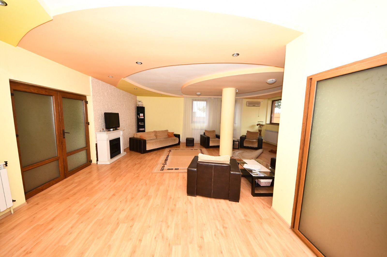 Vila spatioasa, pretabil pentru locuit/clinica, zona Micro 17 – Galati - 40