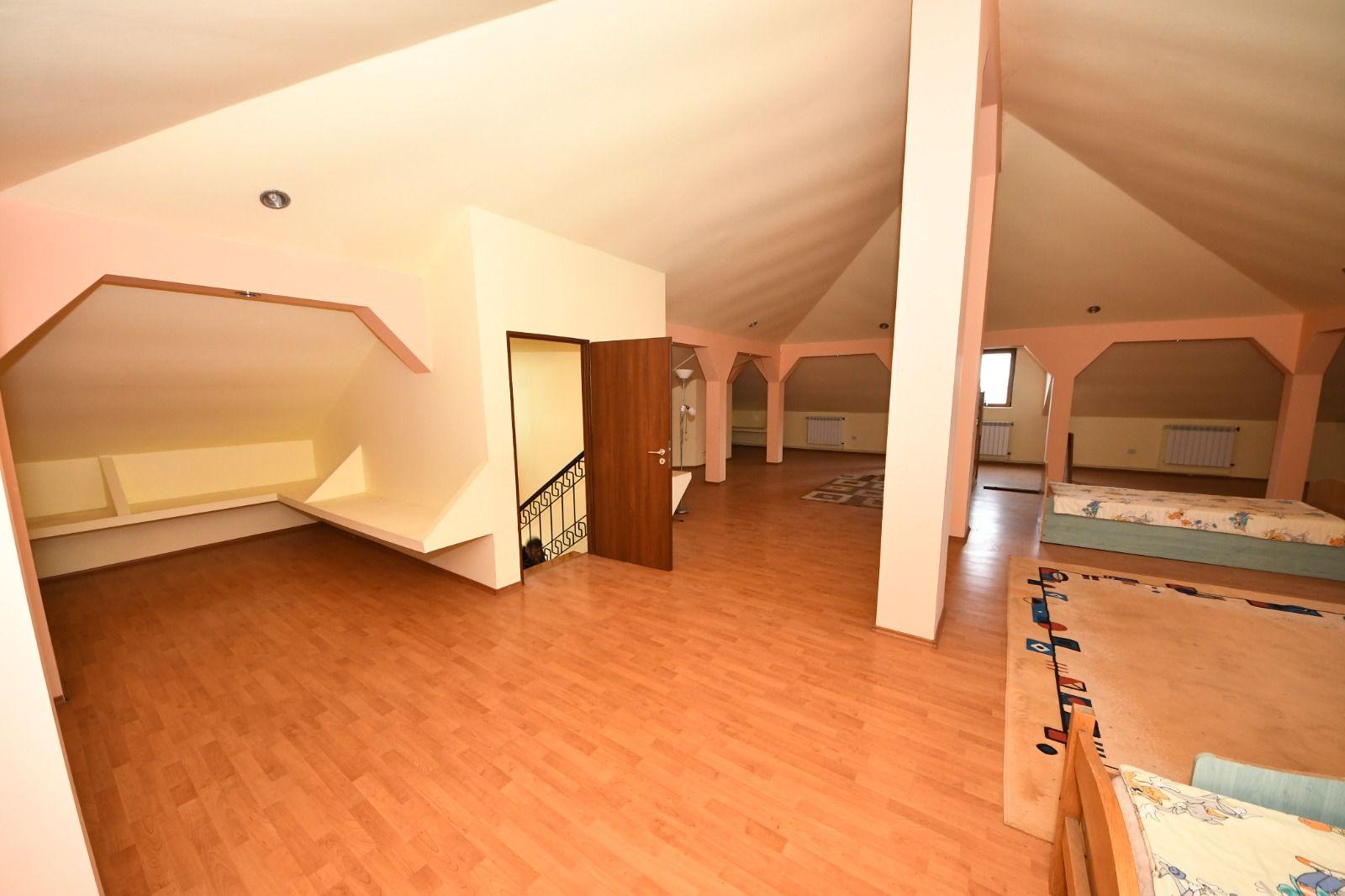 Vila spatioasa, pretabil pentru locuit/clinica, zona Micro 17 – Galati - 27