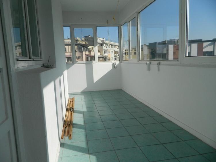 Apartament lux, zona Piata Victoriei, 4 camere , 2 bai, centrala termica terasa - 13