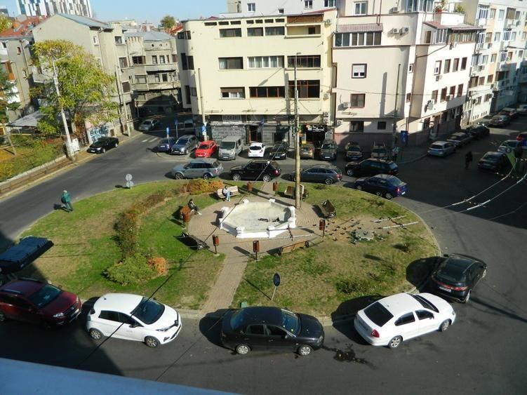 Apartament lux, zona Piata Victoriei, 4 camere , 2 bai, centrala termica terasa - 14