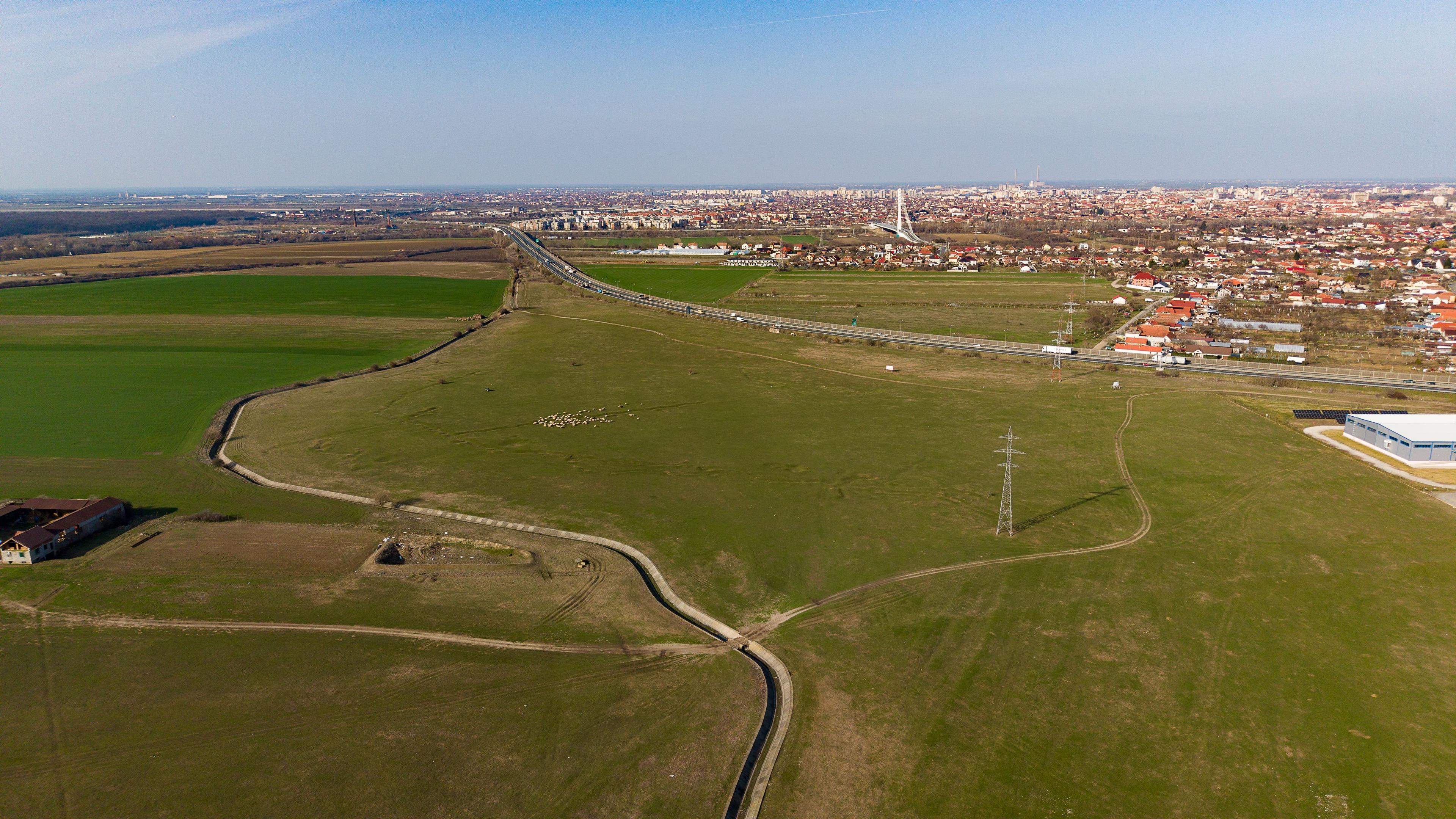 Teren de 107,000mp în zona industrială Zădareni - 7