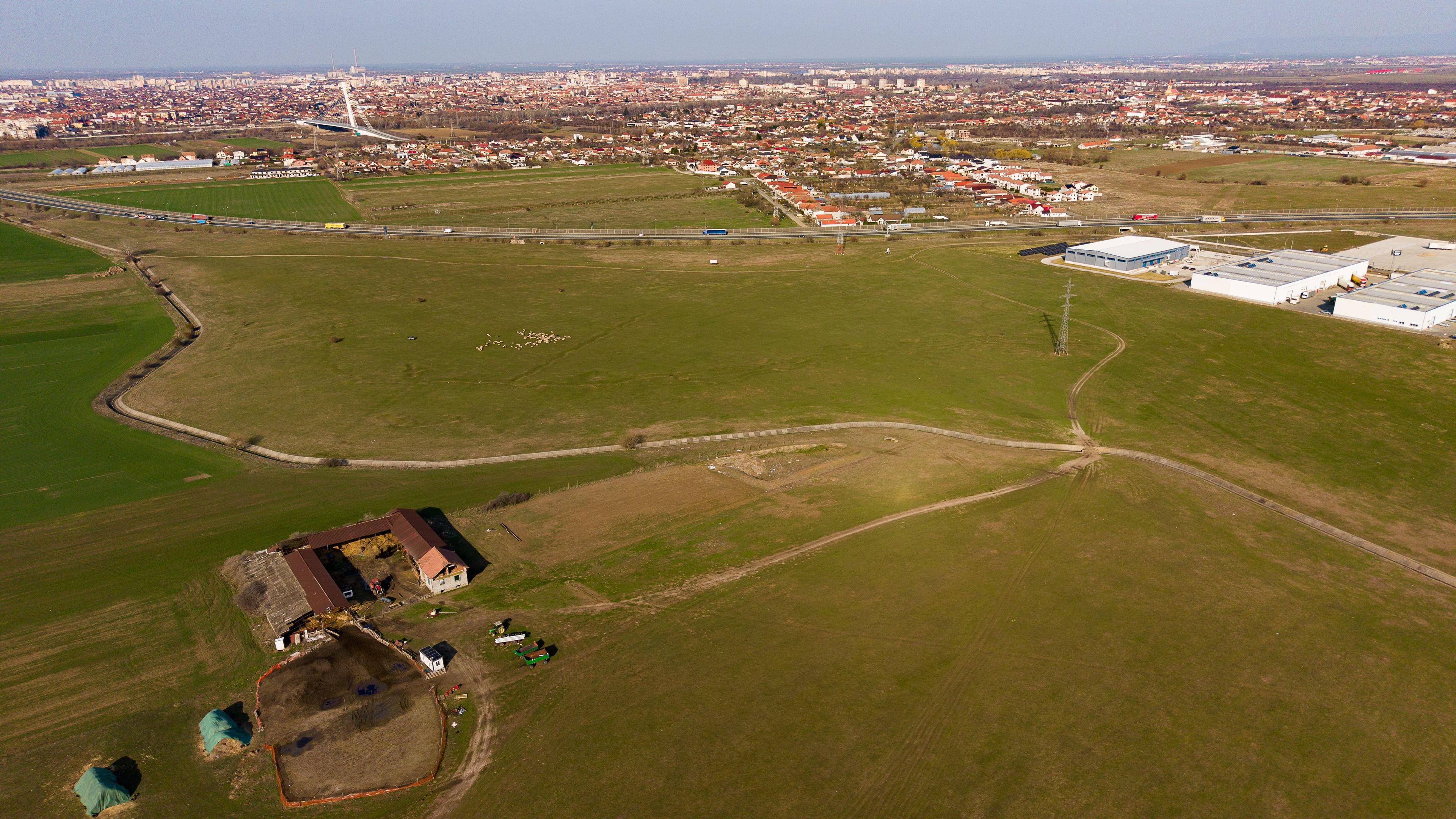 Teren de 107,000mp în zona industrială Zădareni - 5