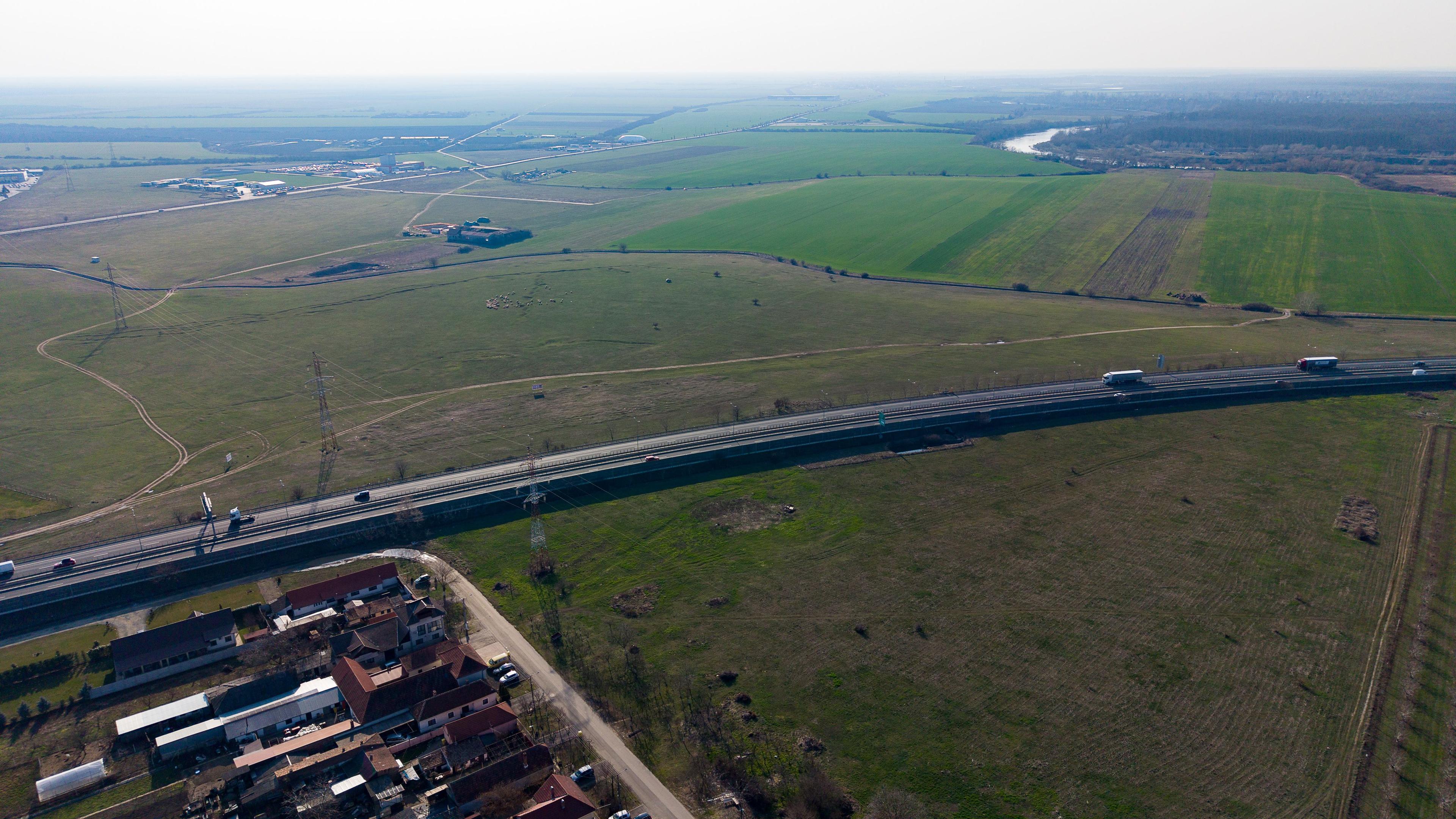 Teren de 107,000mp în zona industrială Zădareni - 4