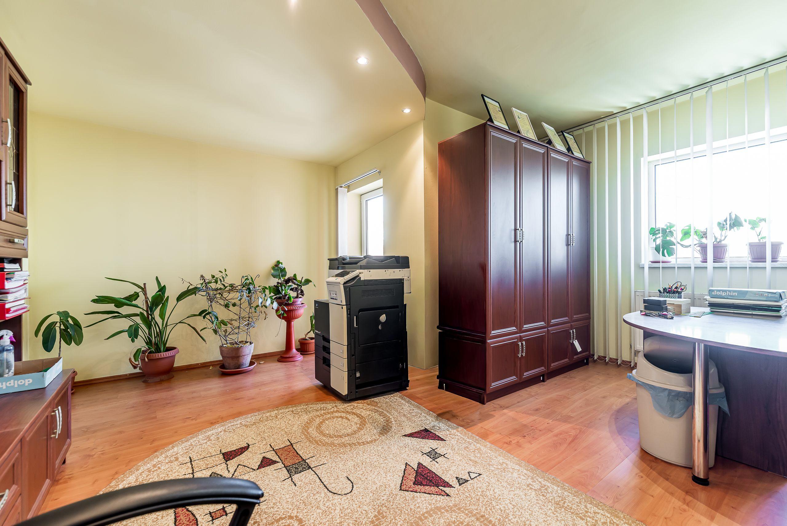 Casă spațioasă în mijlocul orasului, Str. Constantin Brâncuși - 7