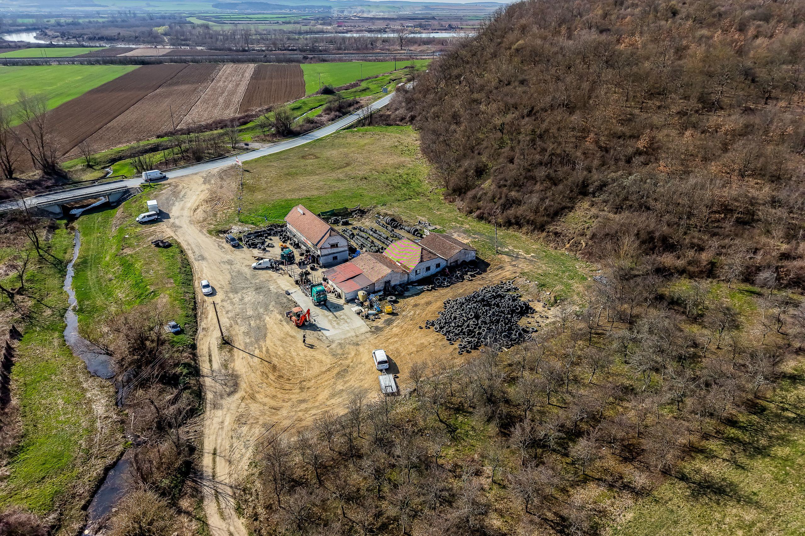 1,2 ha teren comercial/industrial cu hale in Baratca Paulis Arad - 1