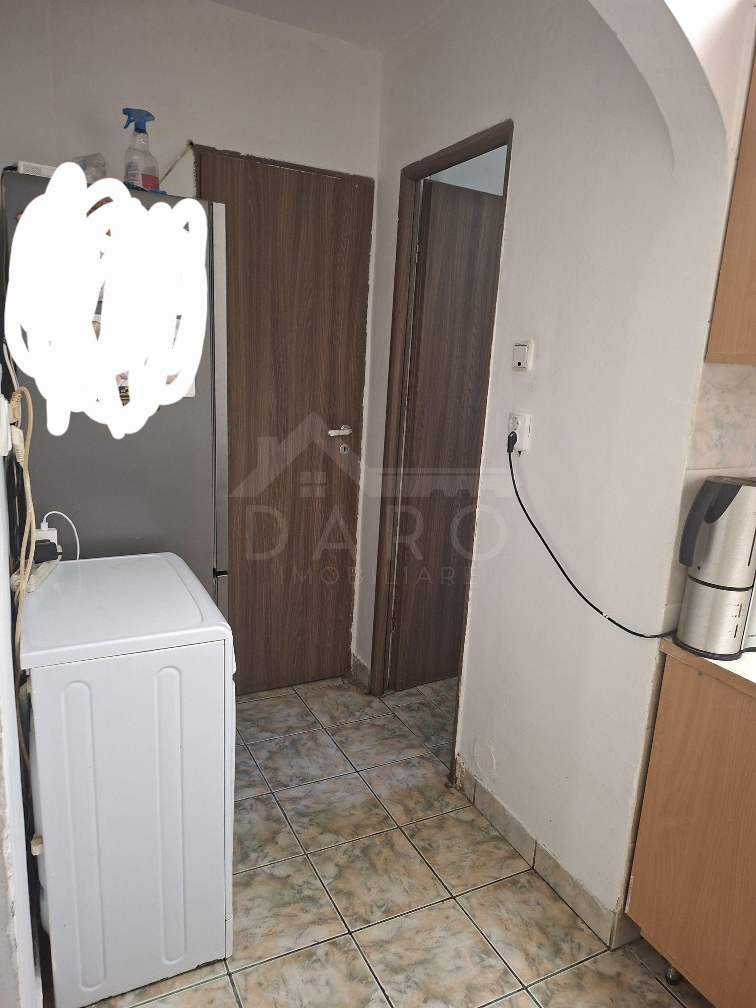 Vând apartament 3 camere - 3