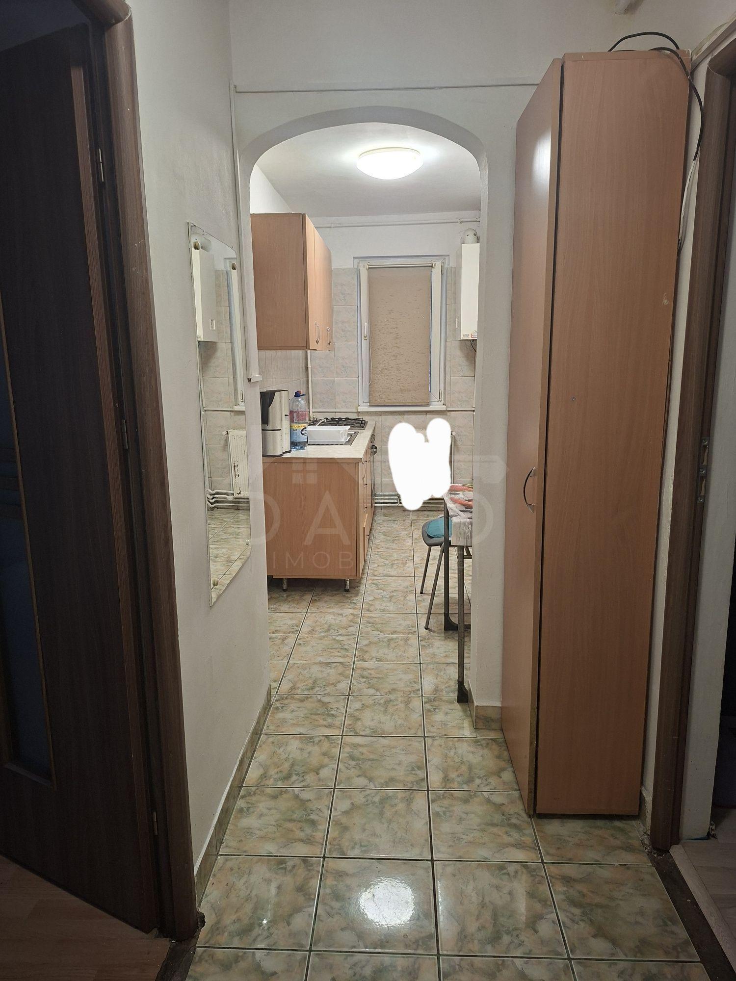 Vând apartament 3 camere - 5