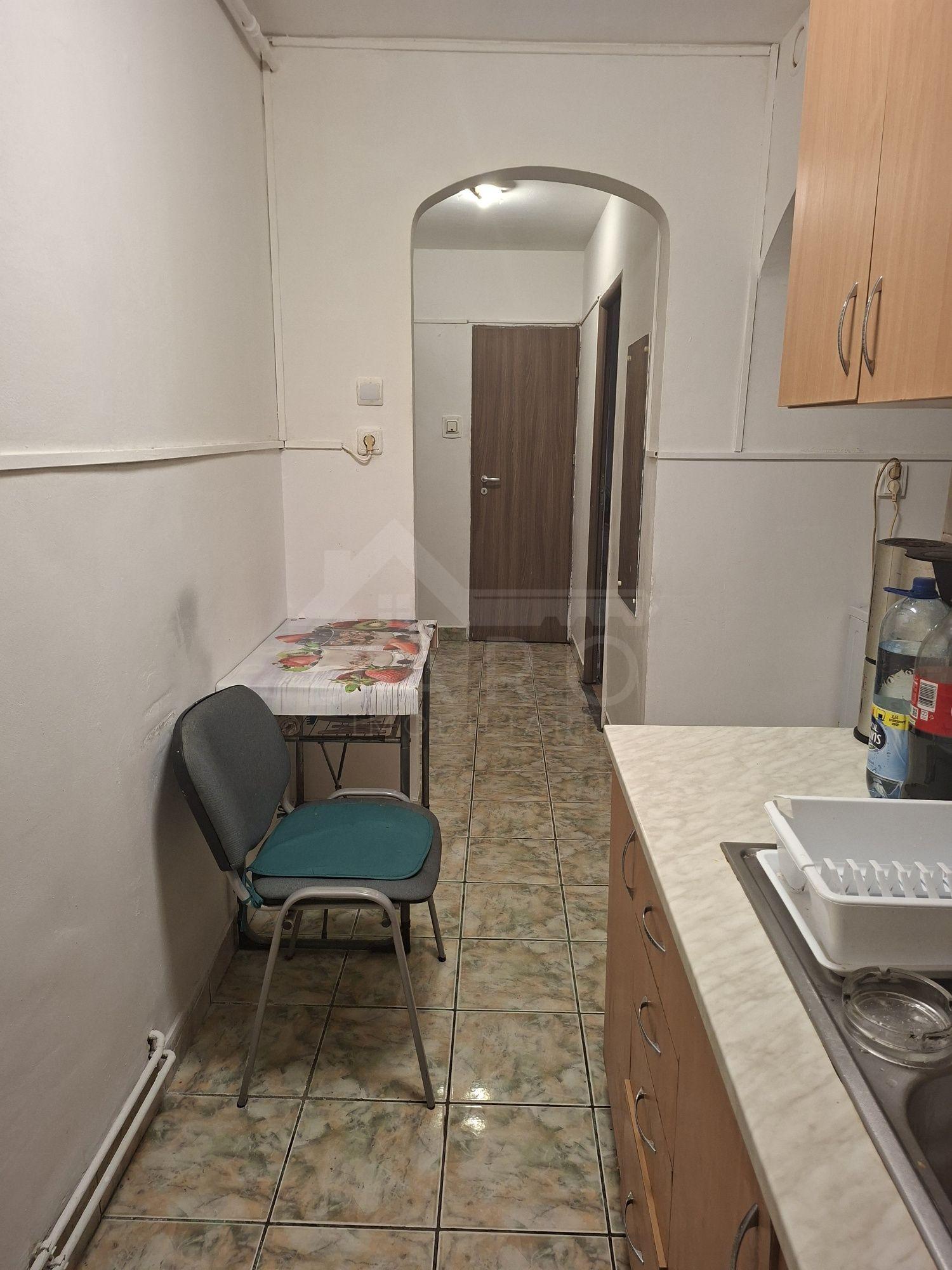 Vând apartament 3 camere - 6