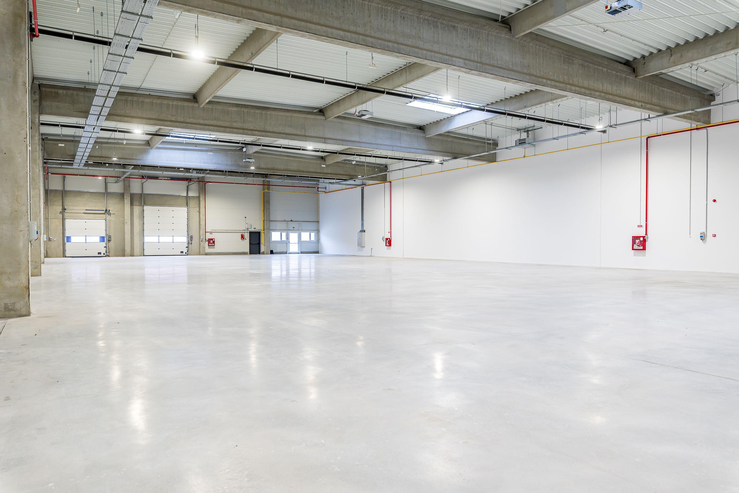4646 mp - Hala industriala de închiriat în Parc Industrial Arad - 1