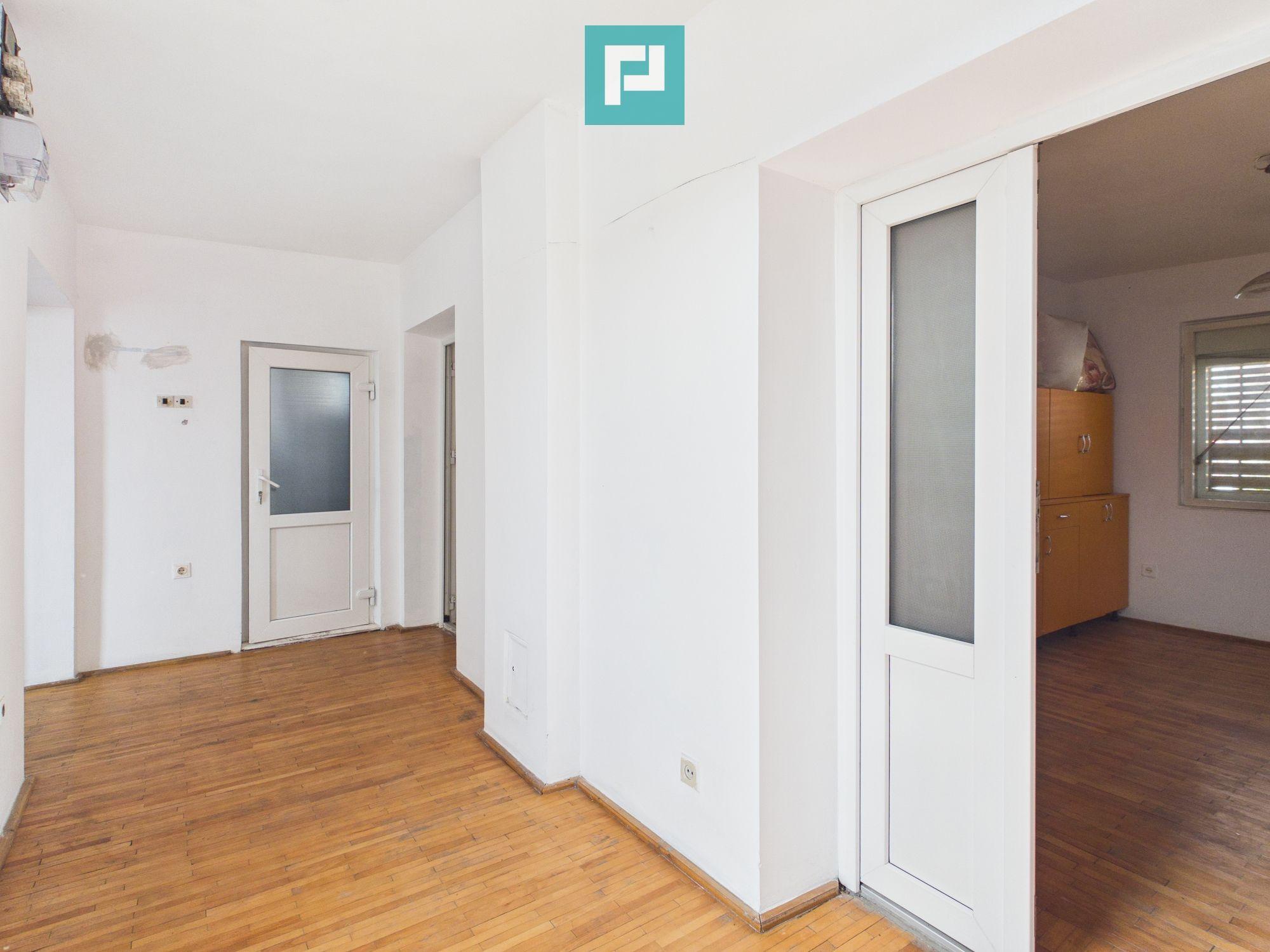 2 case separate + curte 1400 mp – Zona Dâmbovița - 7
