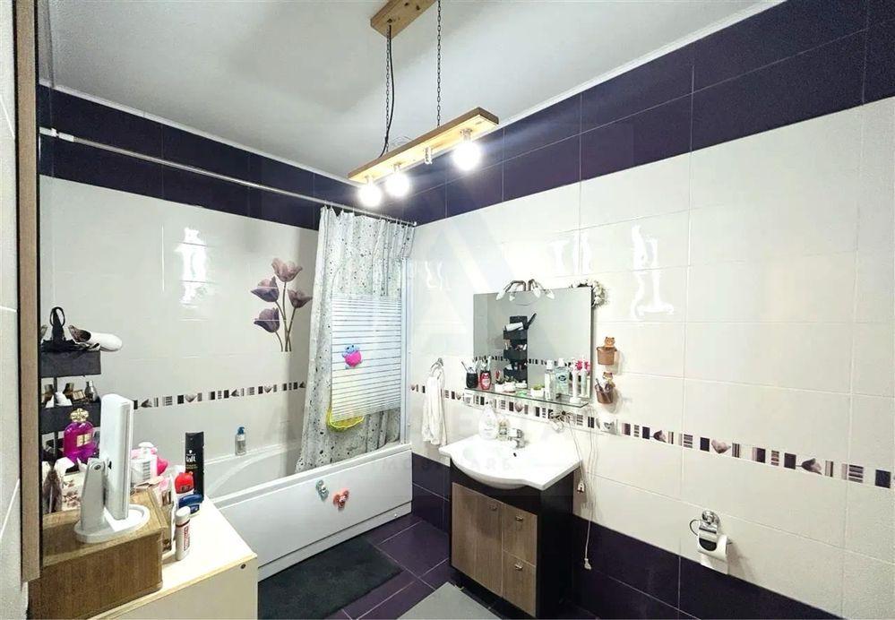 Casă 180 mp utili teren 710 mp panouri solare si hala in Sura Mare - 8