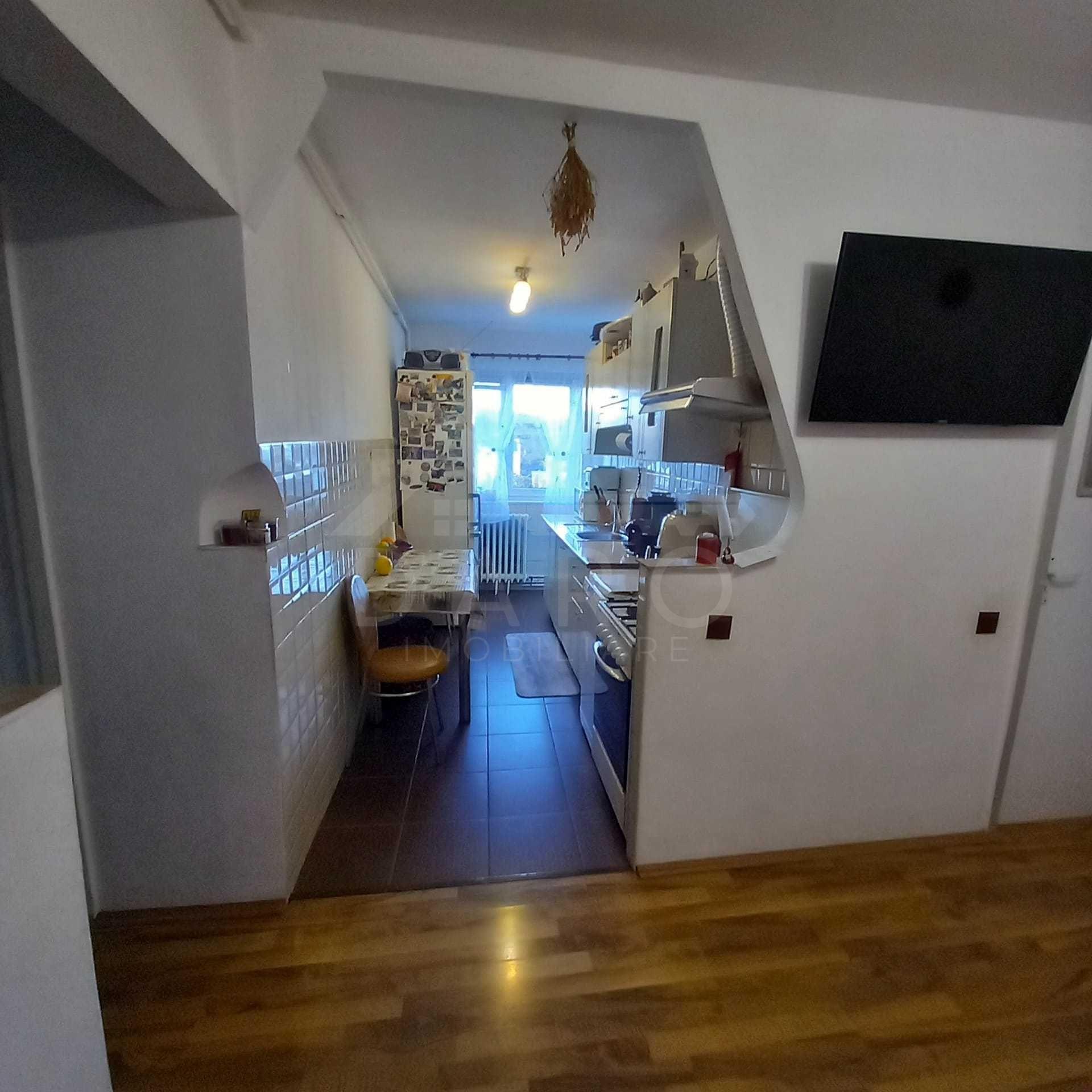 Vand apartame,2 canere - 3