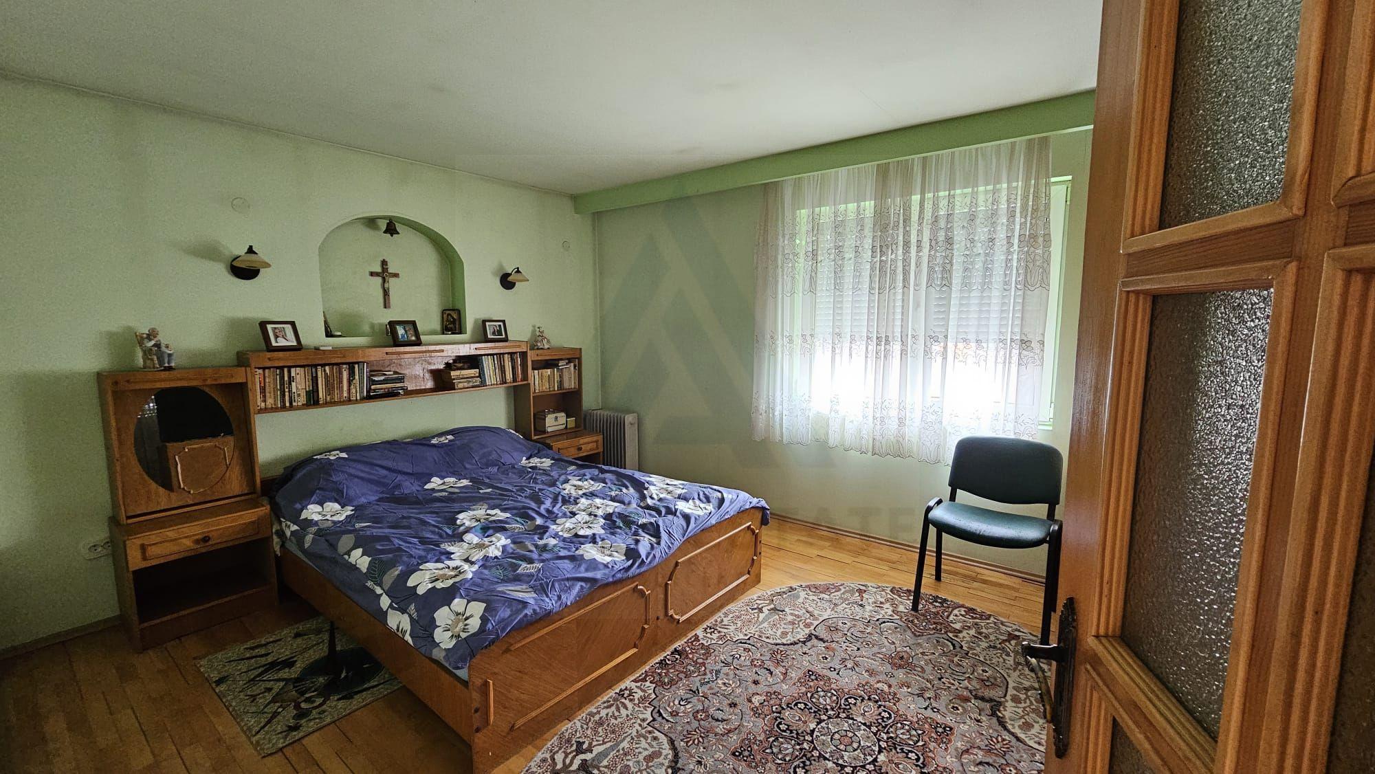 Casa 5 camere 3 bai garaj inchis si teren 700 mp utili in Lazaret - 6