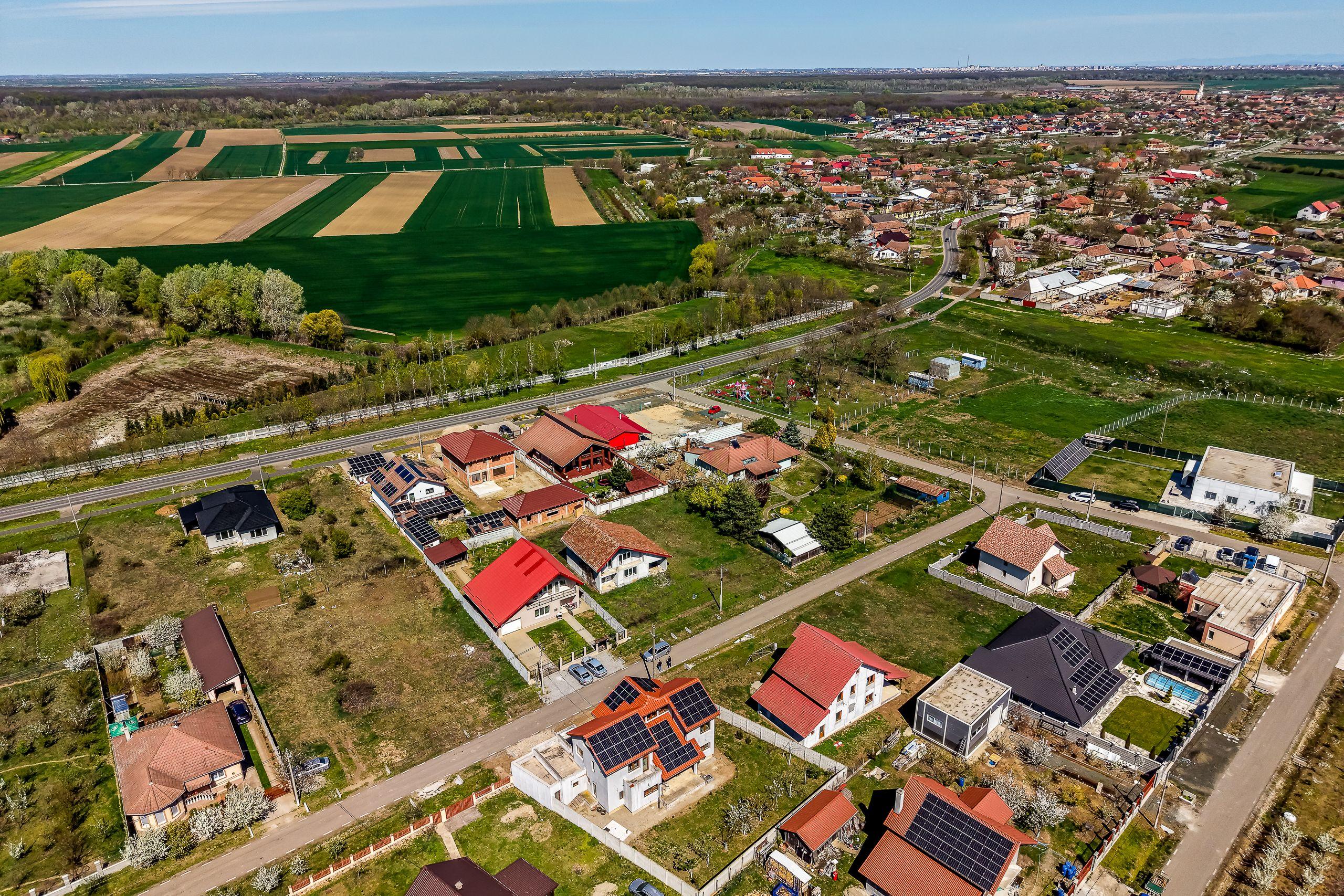 🏡 Casă P+1 la gri | 239 mp construiți | Călugareni -14 km de Arad - 12