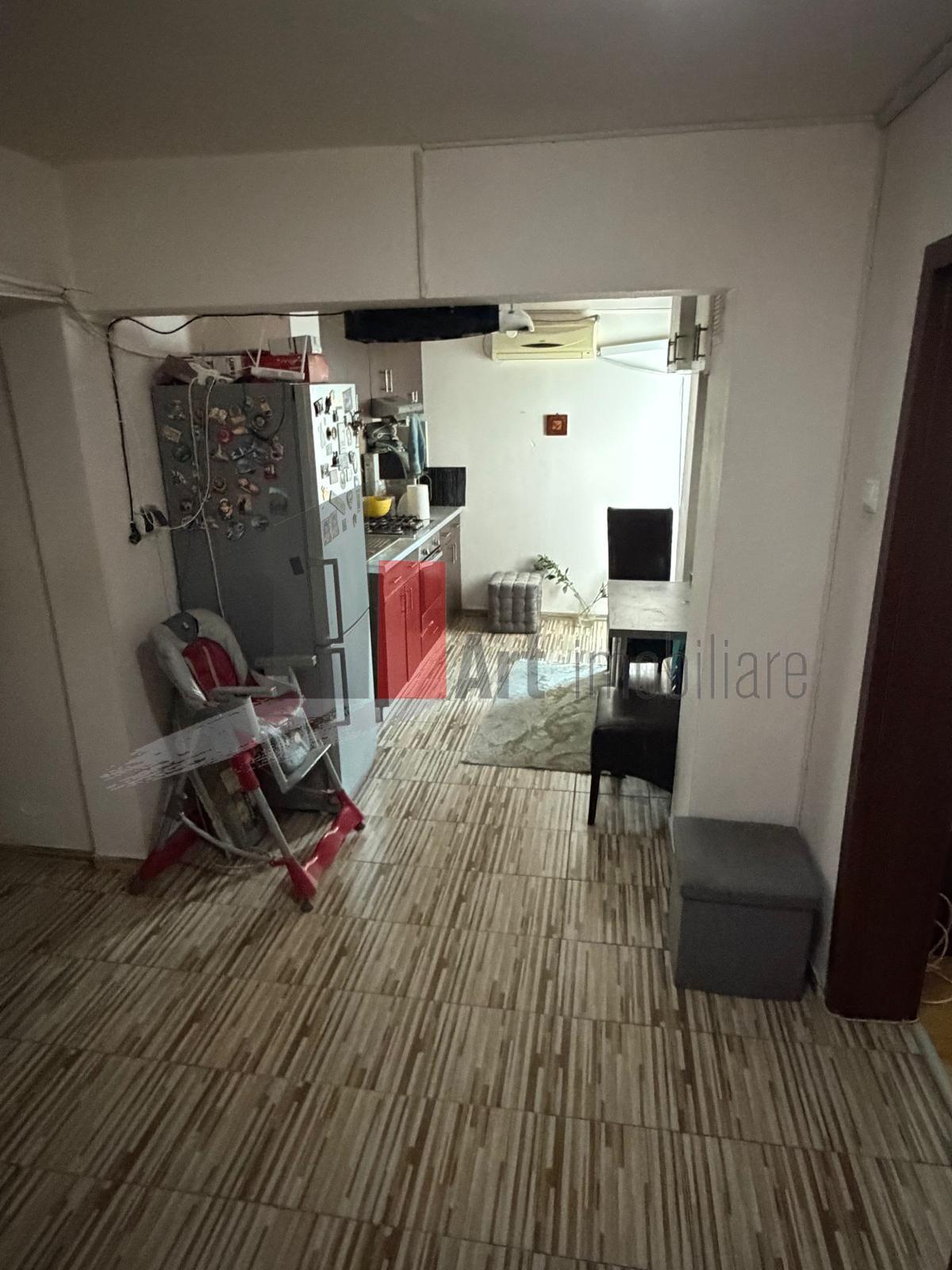 Apartament cu trei camere de vanzare-Crangasi-loc de parcare - 7