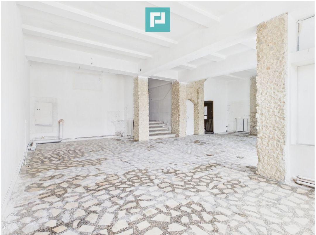Spațiu comercial vitrat-central ARAD 250 mp utili - 12