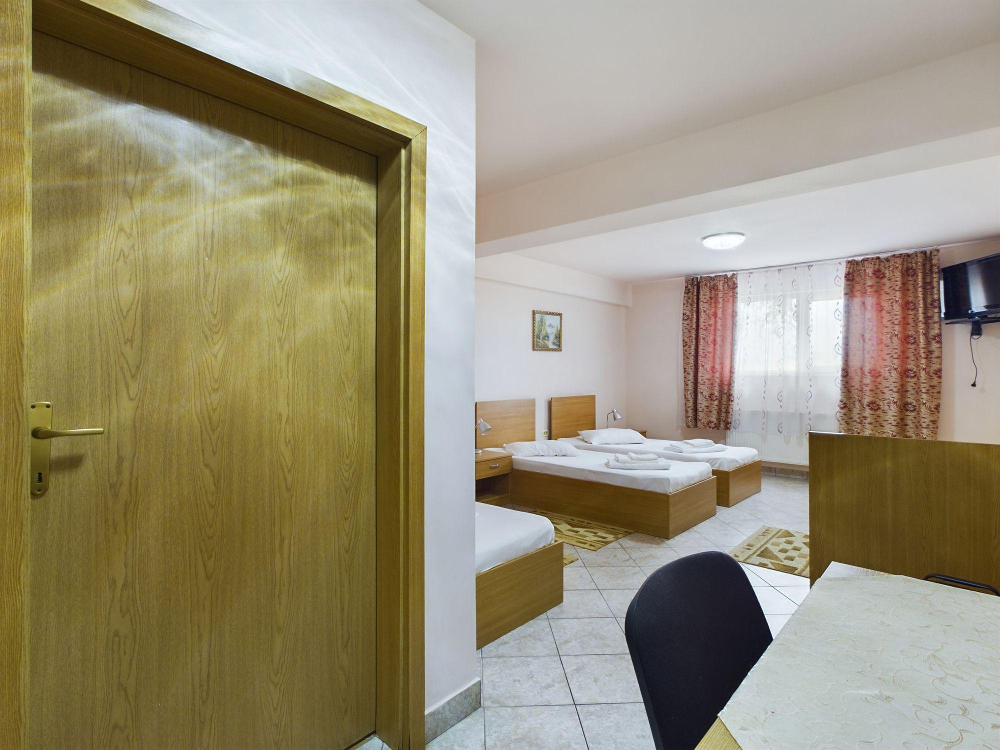 Pensiune in Arad (Vladimirescu) pe DN7 - 6