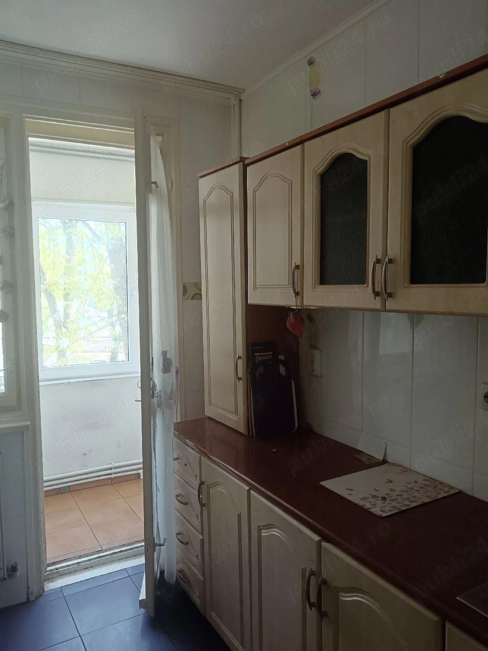 De inchiriat aparatament cu 2 camere, ultracentral , 400 euro - 1