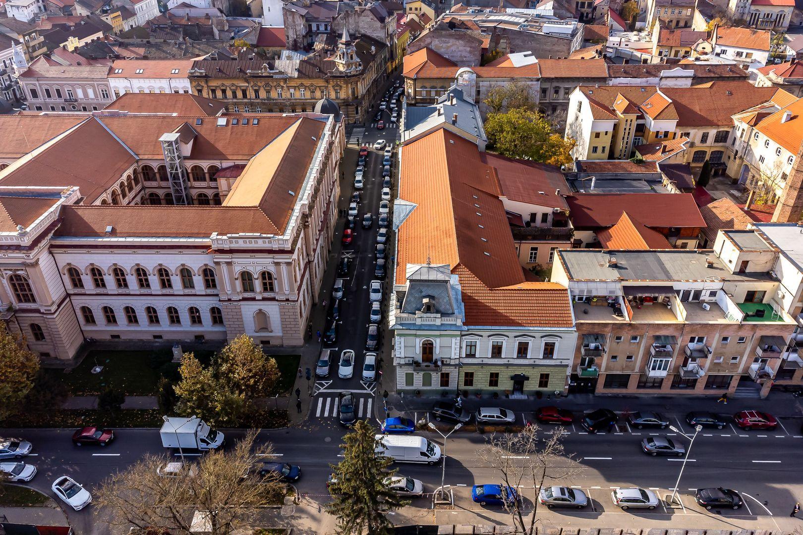 De închiriat spațiu ultracentral, ideal pentru multiple activități - 1