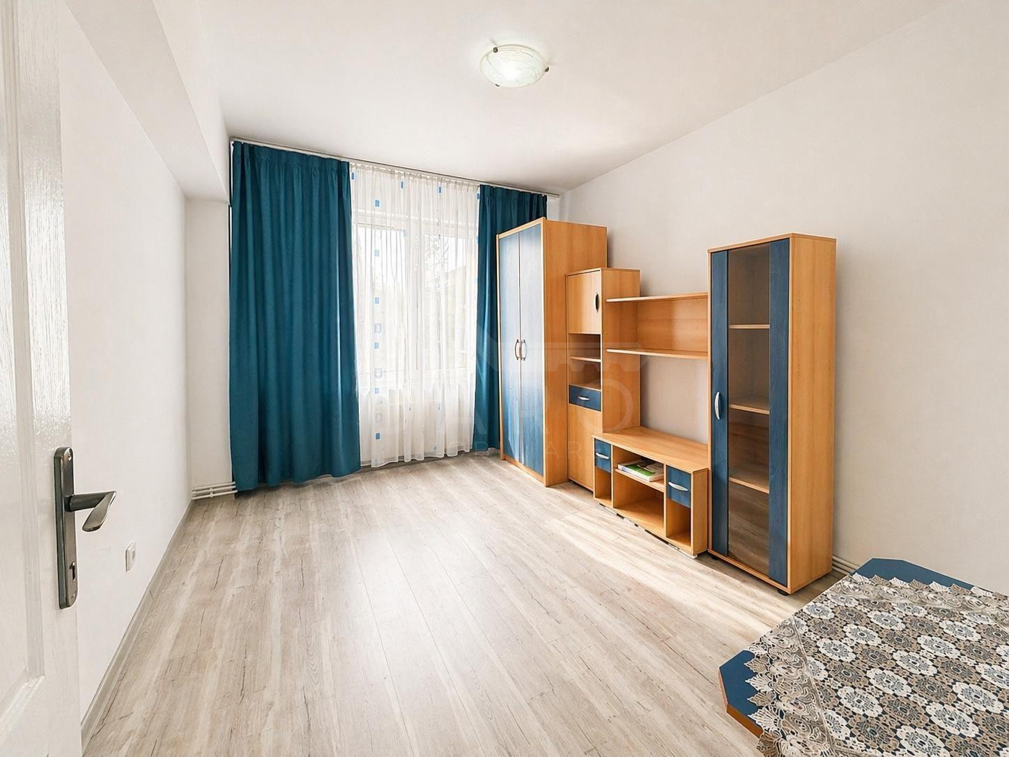 Vând apartament cu 2 camere,in cartierul Tudor,strada Infratirii - 4