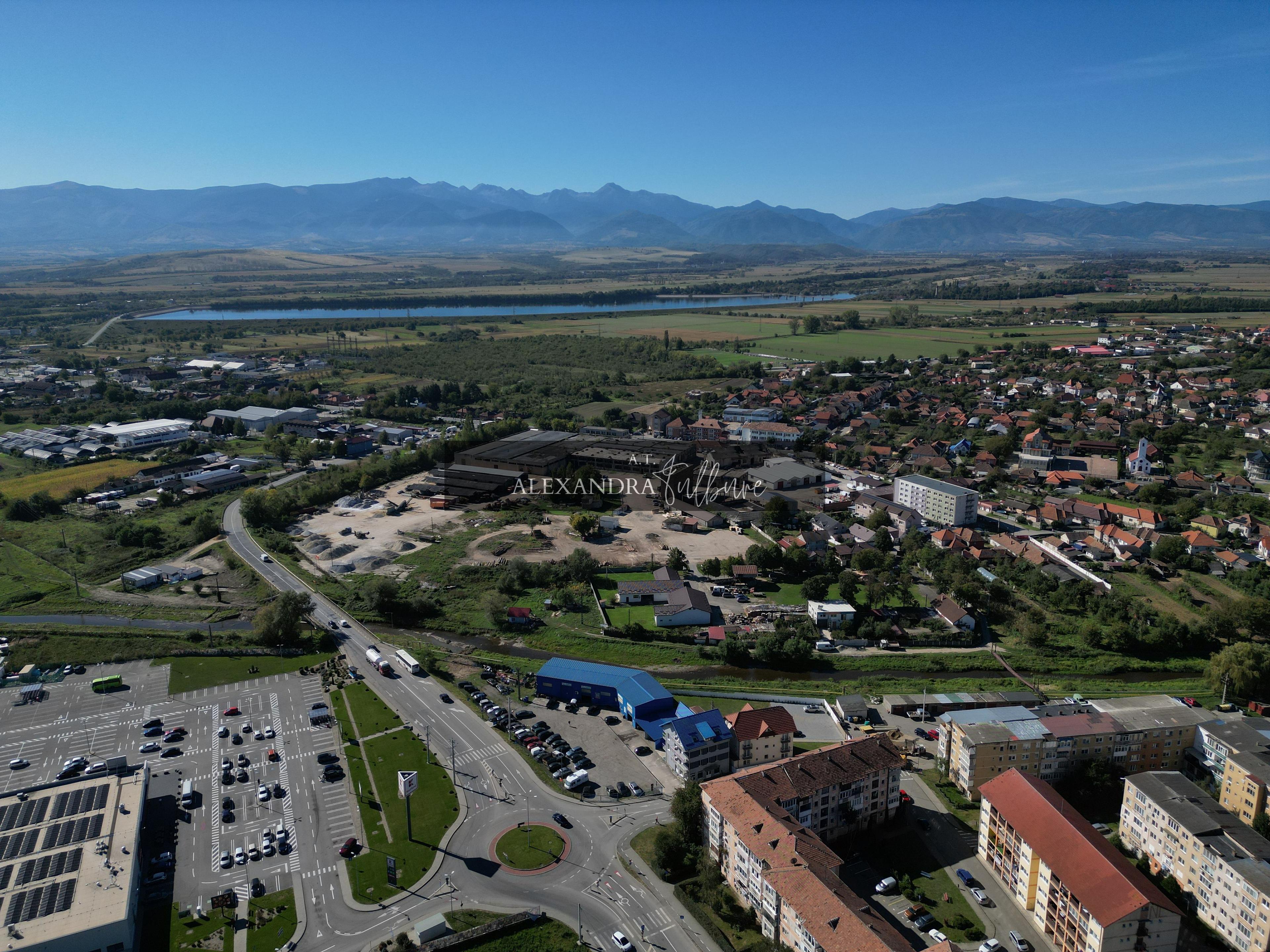 Oportunitate strategică de dezvoltare în Hațeg 3.079 mp - 2