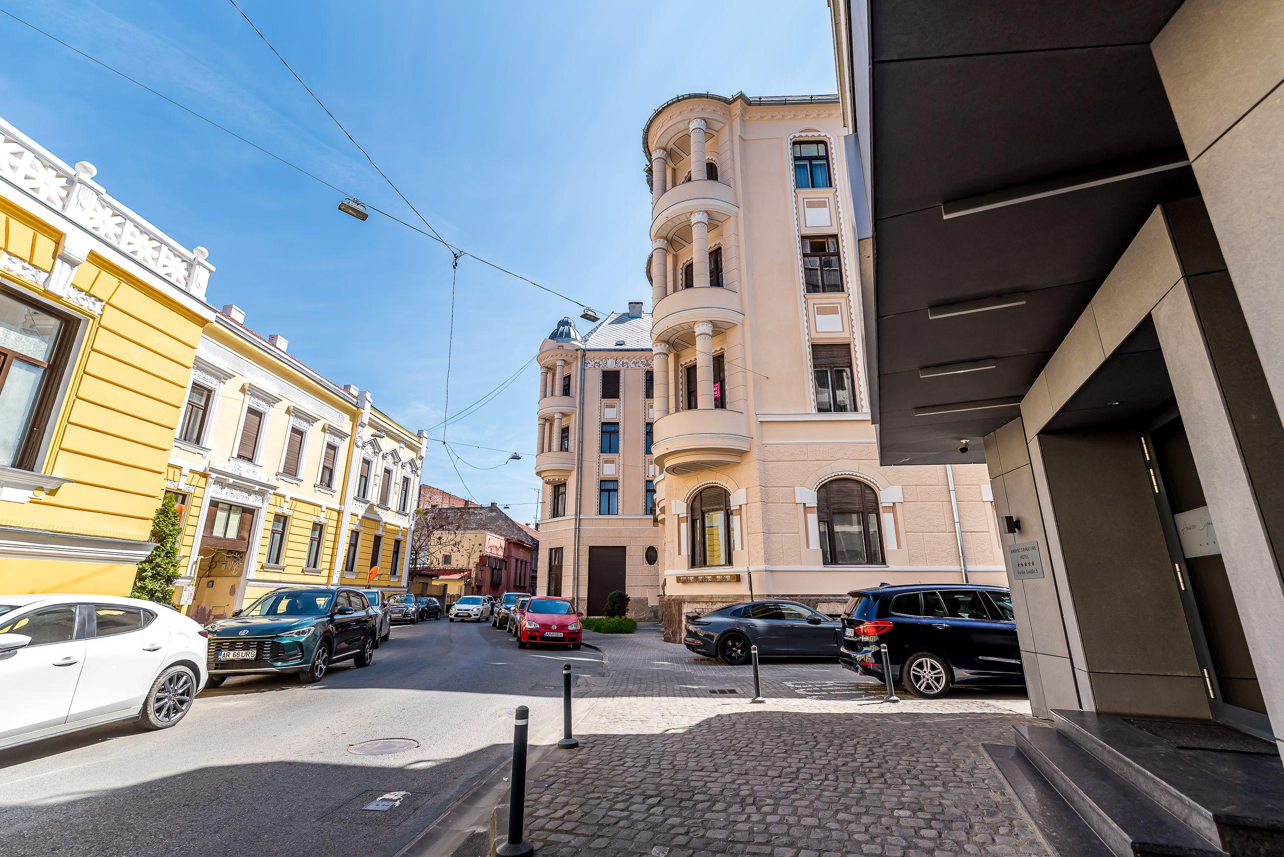 Apartament cu 2 camere în Palatul Bohuș - 0% COMISION - 12