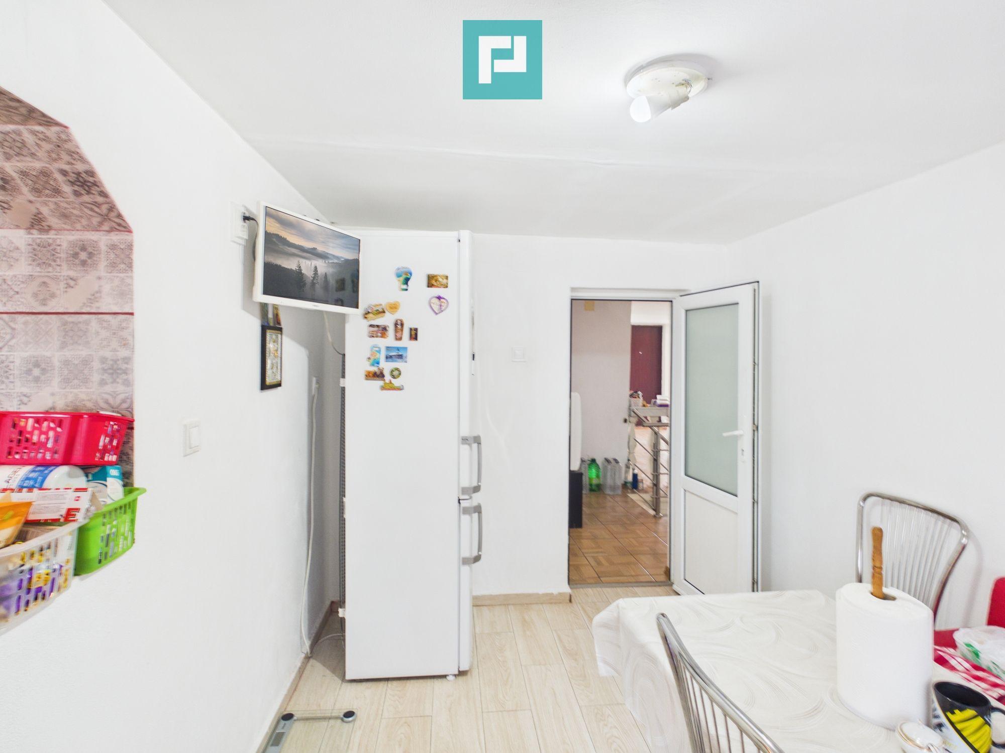 Casă retrasă cu 4 camere, teren 920 mp în Pișchia - 17