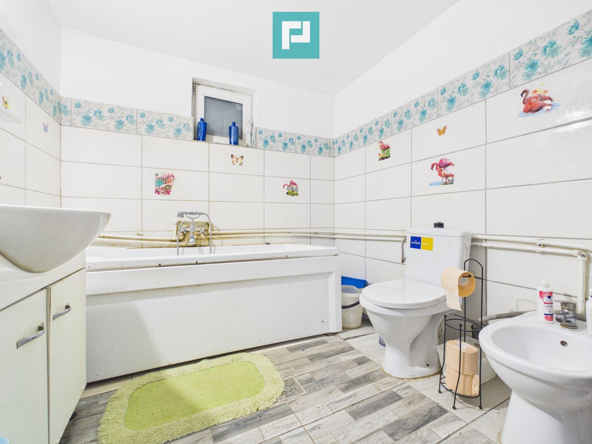 Casă retrasă cu 4 camere, teren 920 mp în Pișchia - 7