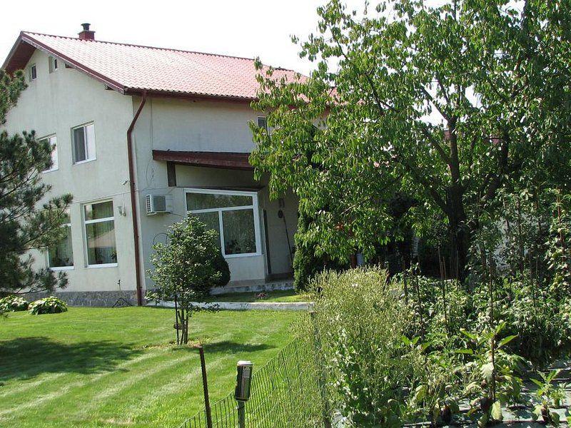 Ciopani vila 5 camere teren 4000 mp - 4