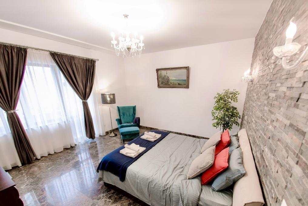 Universitate apartament 5 camere 220 mp de inchiriat - 2