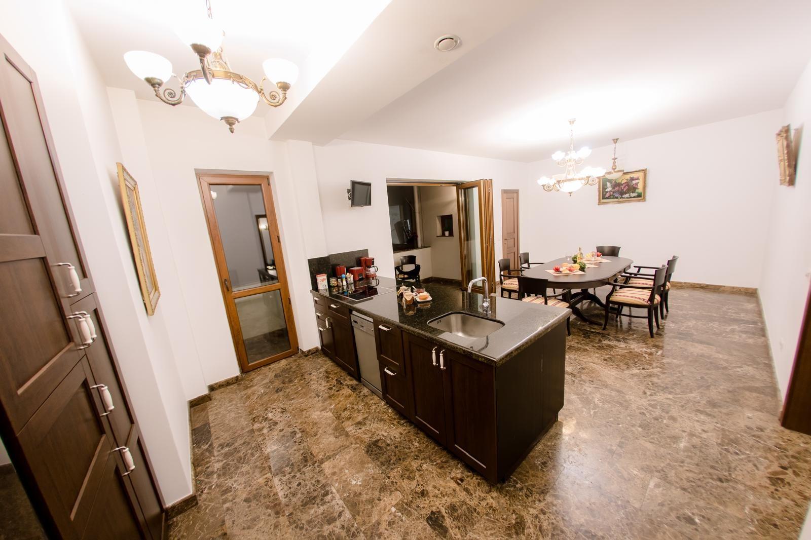 Universitate apartament 5 camere 220 mp de inchiriat - 12