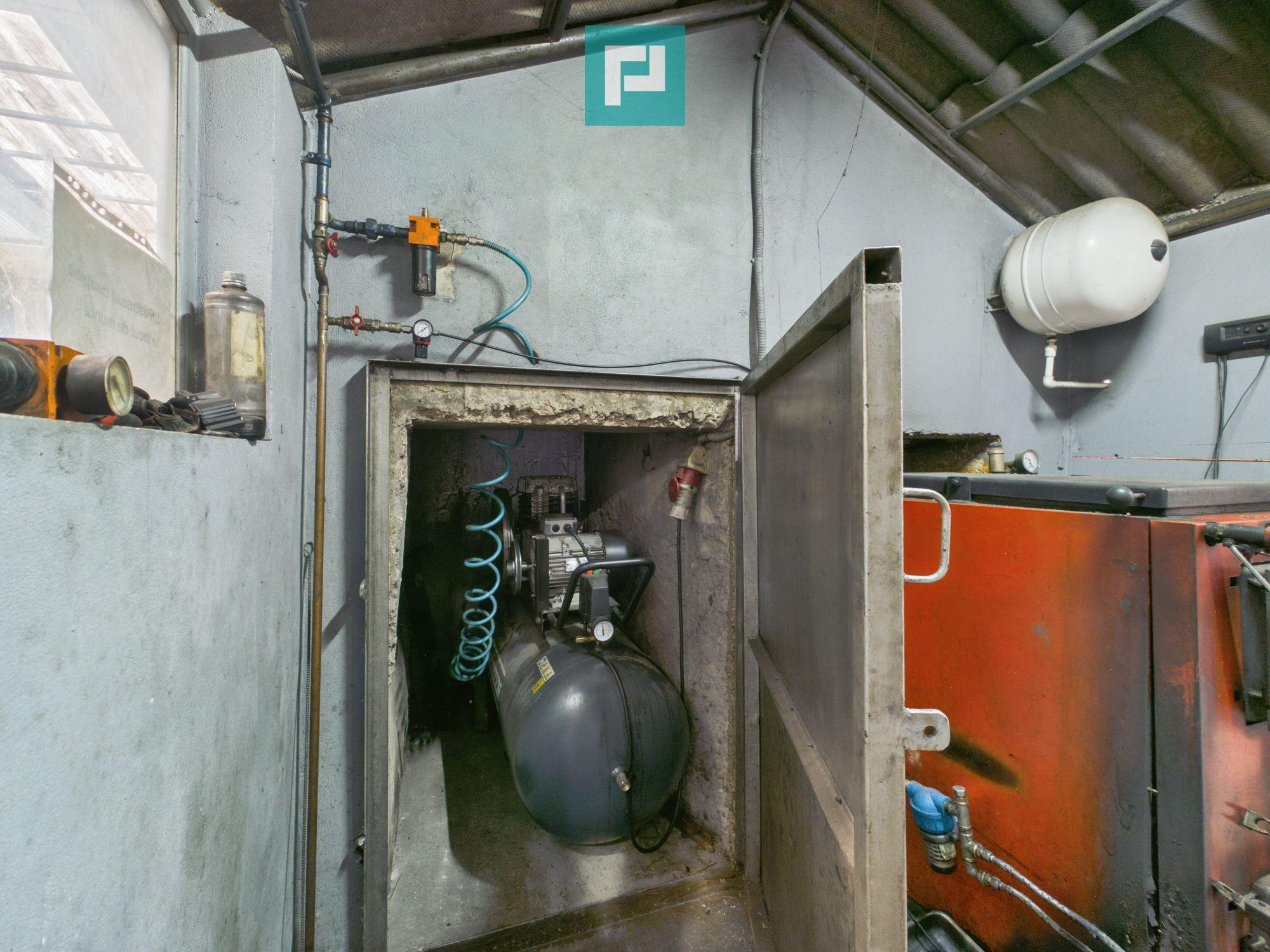 HALĂ INDUSTRIALĂ + SERVICE AUTO COMPLET ECHIPAT - 10