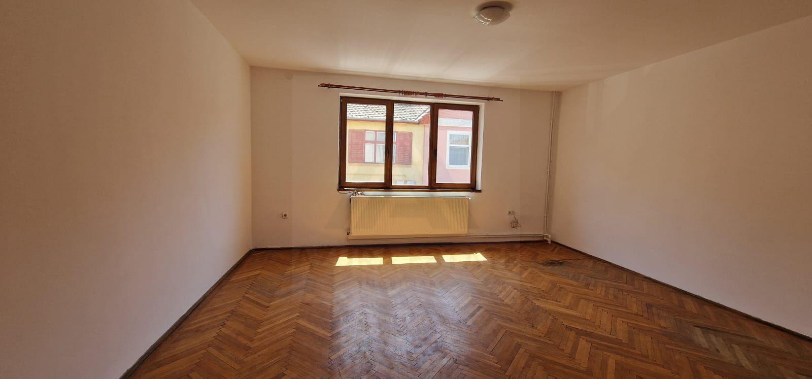 Casa P+1+M cu 5 camere teren 486 mp garaj si filigorie in Trei Stejari - 11