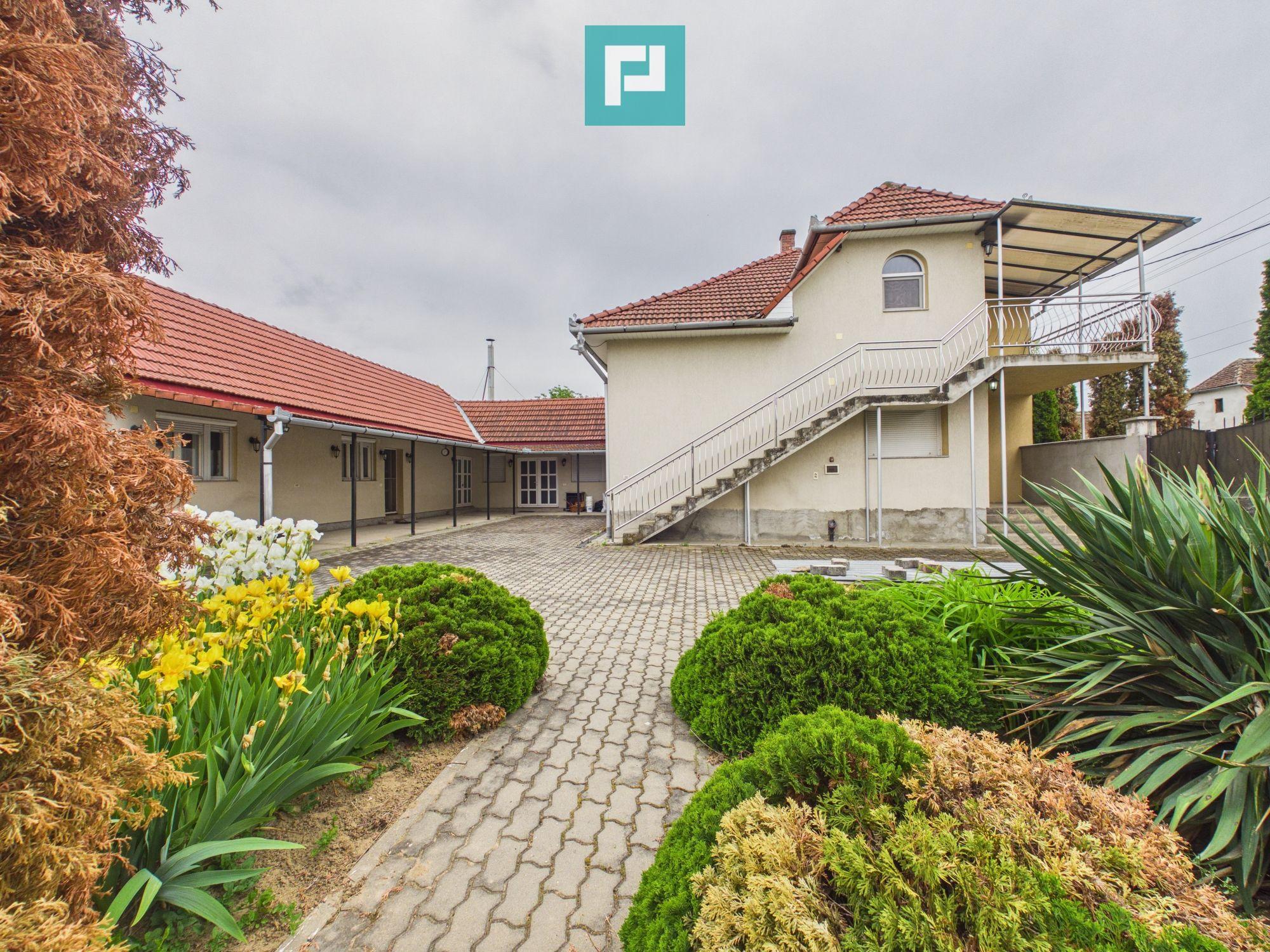Casă complet modernizată, P+1 în Buteni, Arad - 2