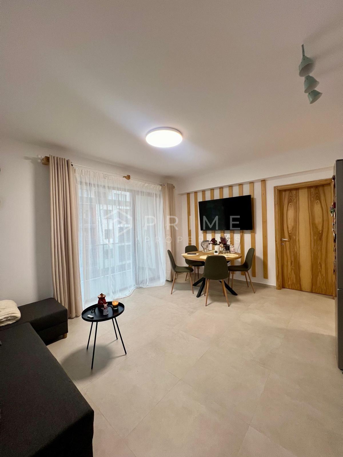 Apartament modern cu 3 camere, bloc nou cu lift și parcare privată - 1