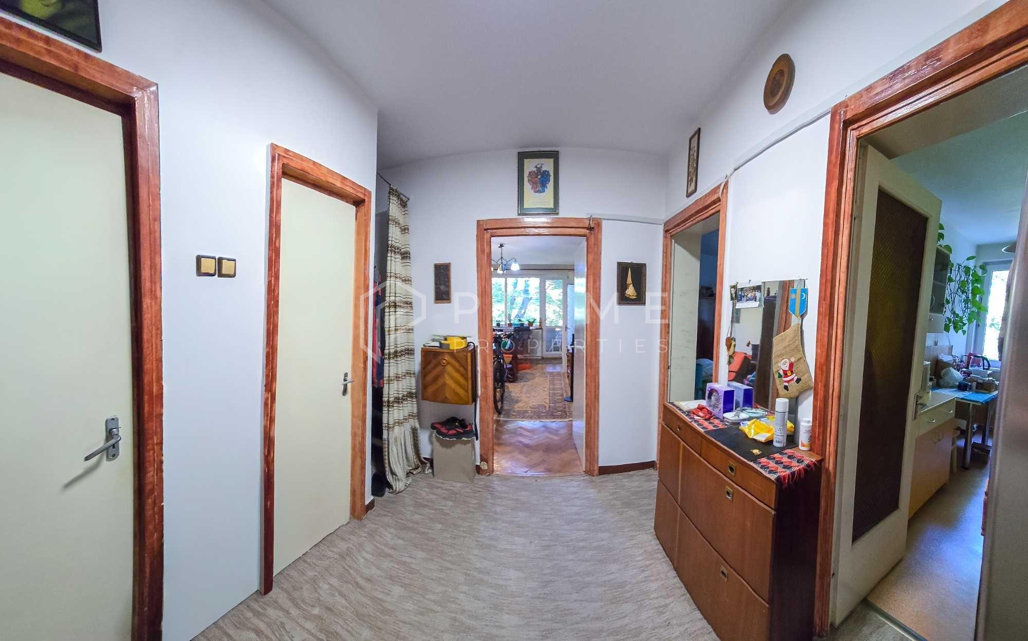 Apartament spațios cu 3 camere, decomandat – Zona 7 Noiembrie / UMFST - 1