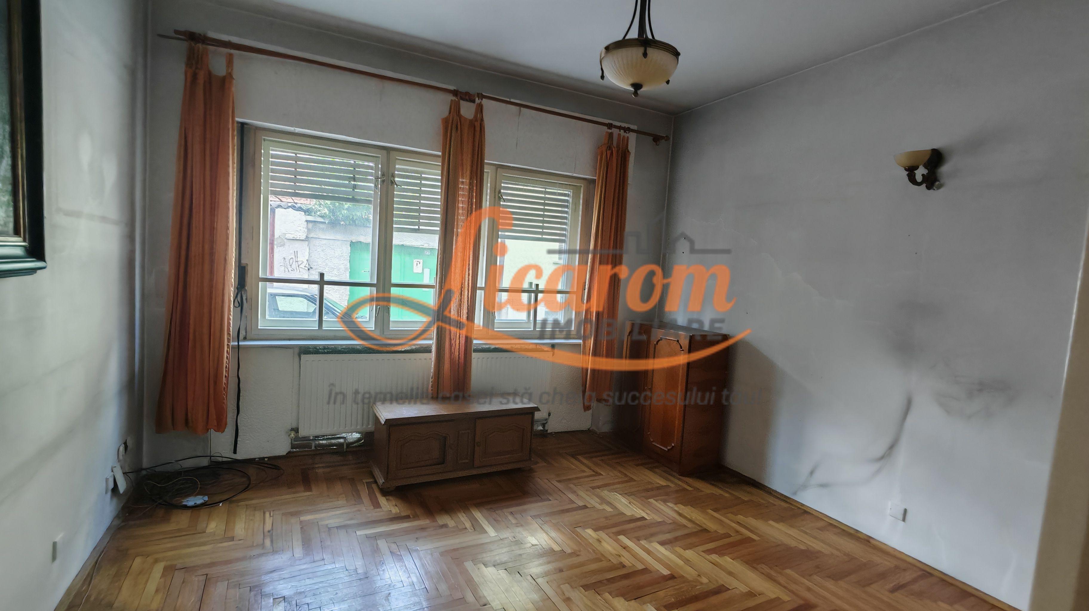 Casa individuala zona Nicopole P+E,3 cam,2 bai,1bucatarie pret 165000E