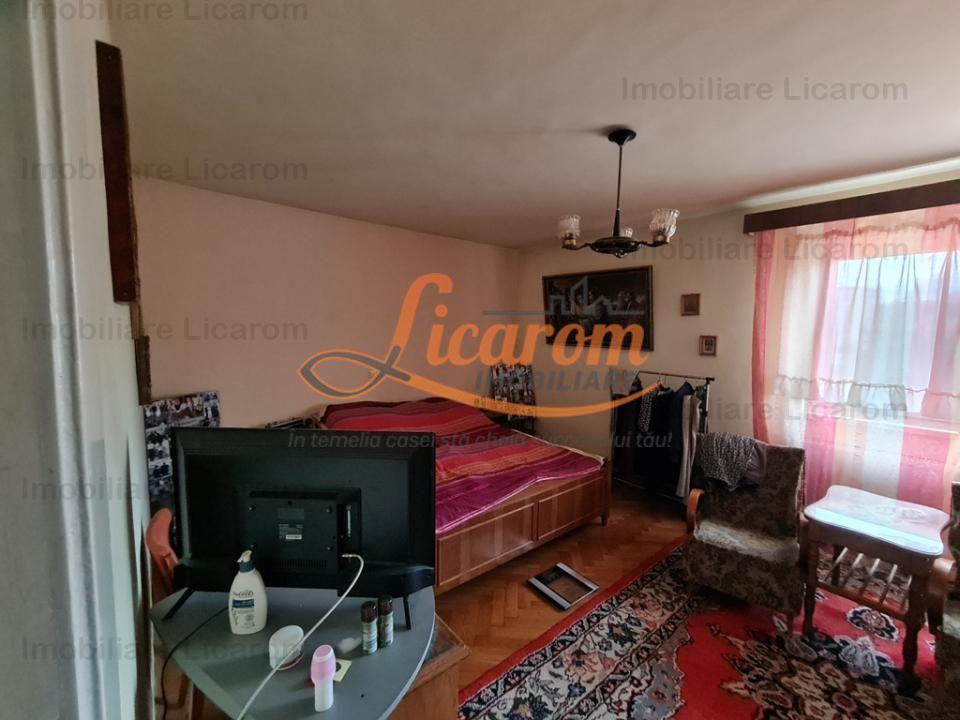 Proprietate individuala-3 apartamente,spatiu comercial,garaje,gradina,curte - 8