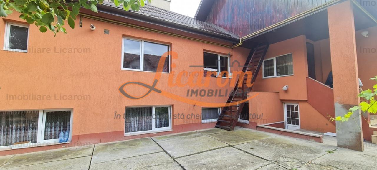 Casa individuala cu 2 apartamente, 6 camere,teren 403 mp,ASTRA. - 1