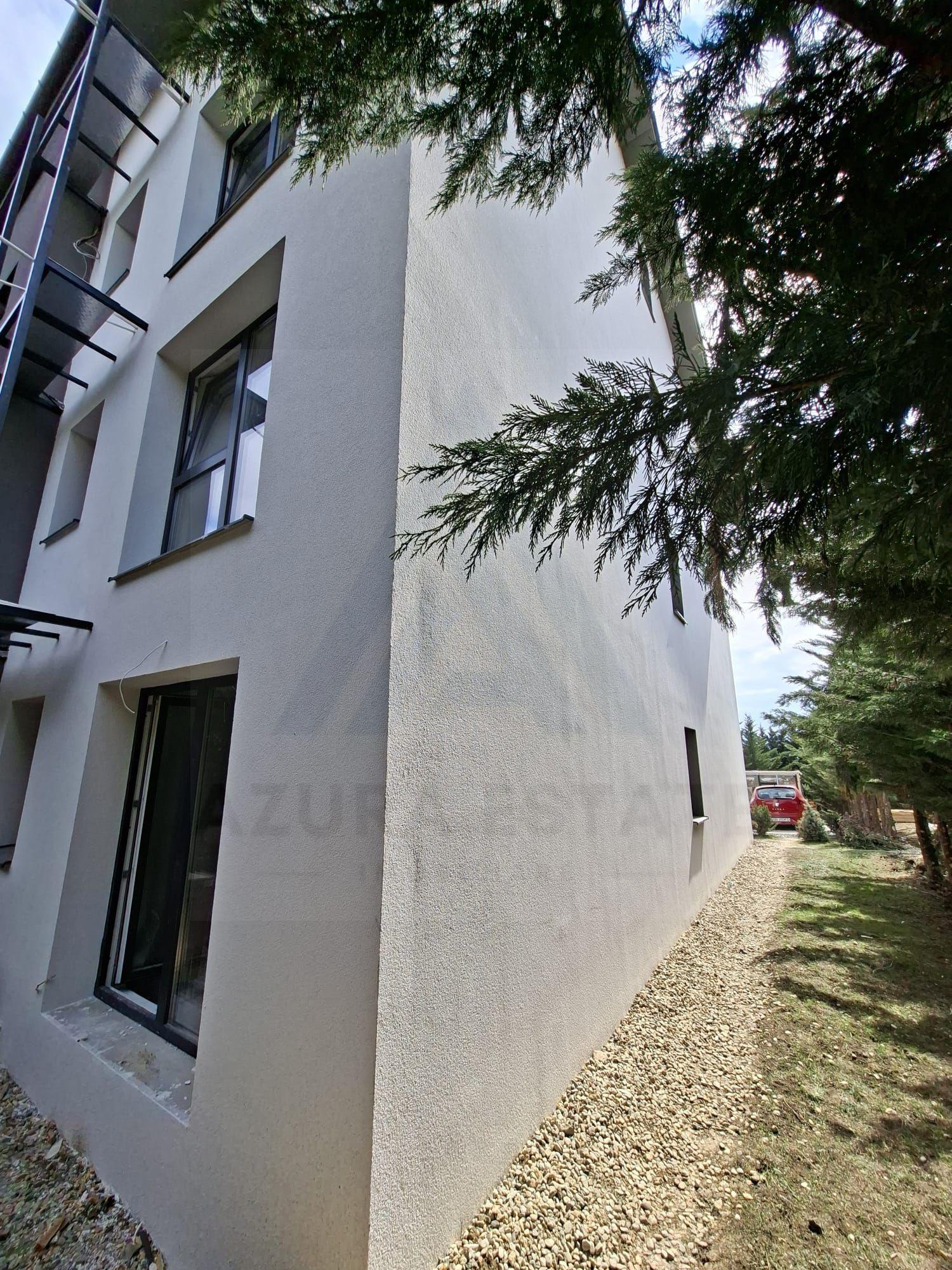 Apartament premium 61.4 mp utili 3 camere 2 bai curte 50 mp Cristian - 8