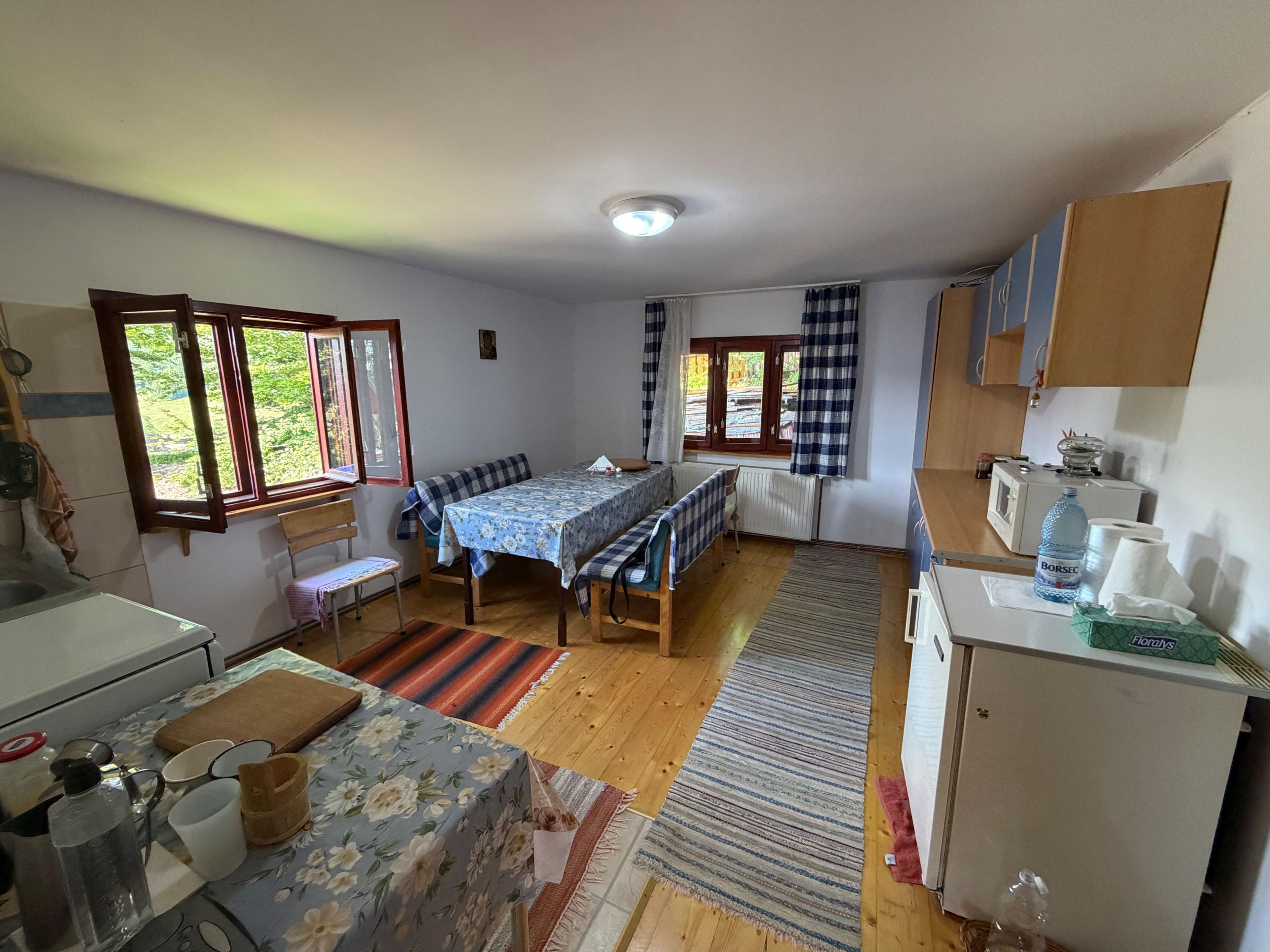 Cabană, 3 dormitoare, Arieseni, vedere panoramică. 75 000 E (neg) - 12