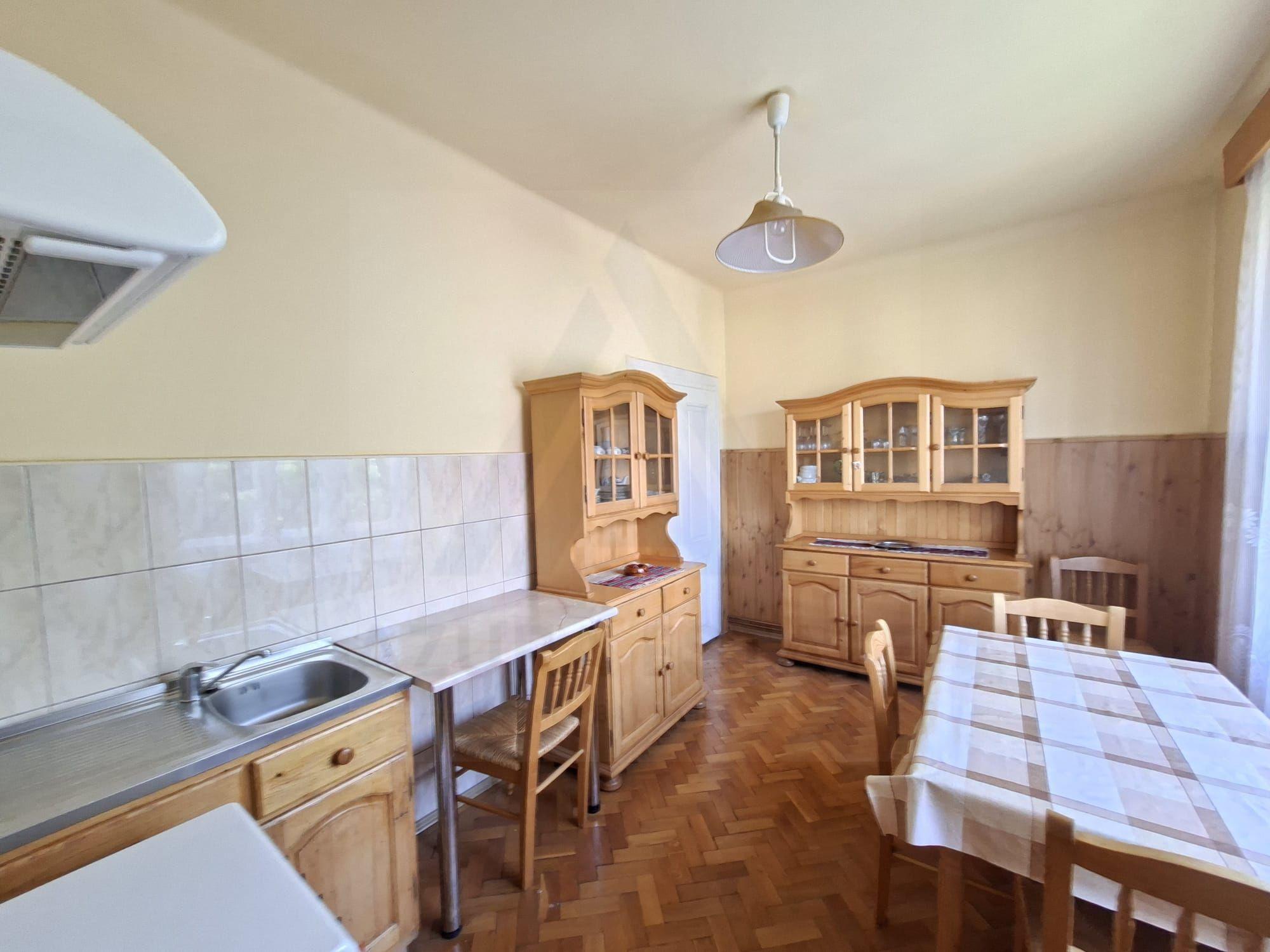 Apartament 4 camere 110 mp utili cu teren aferent si 2 bai Central - 11