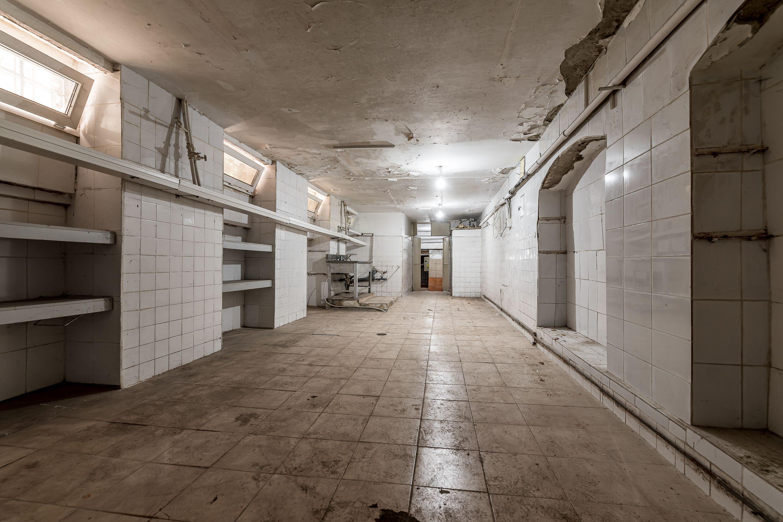 VANDUT! Spatiu comercial ,cu vitrina de in zona Boul Rosu. - 5